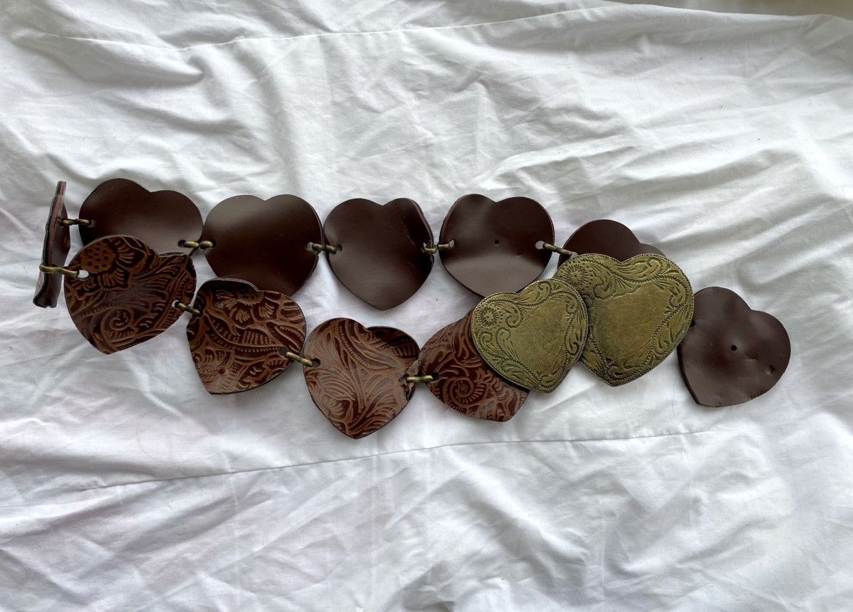 Vintage Vintage heart shaped leather belt Size ONE SIZE - 1 Thumbnail