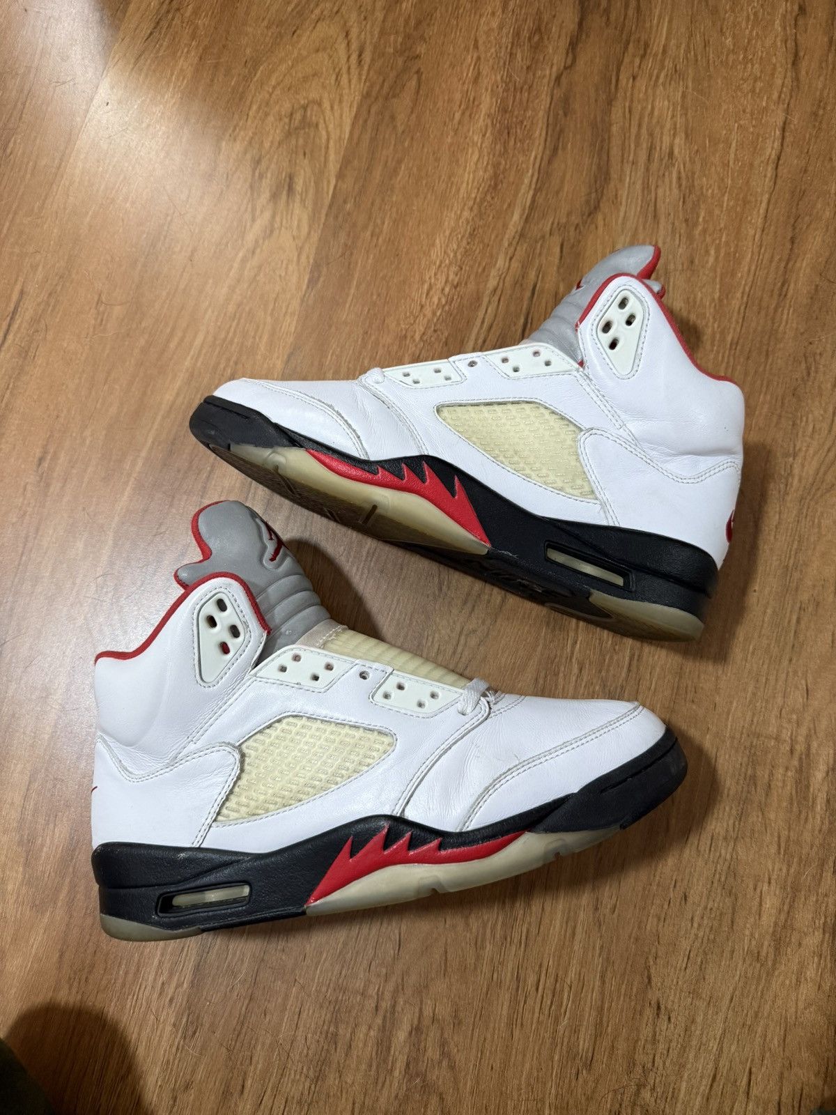 Jordan 5 fire red 2020