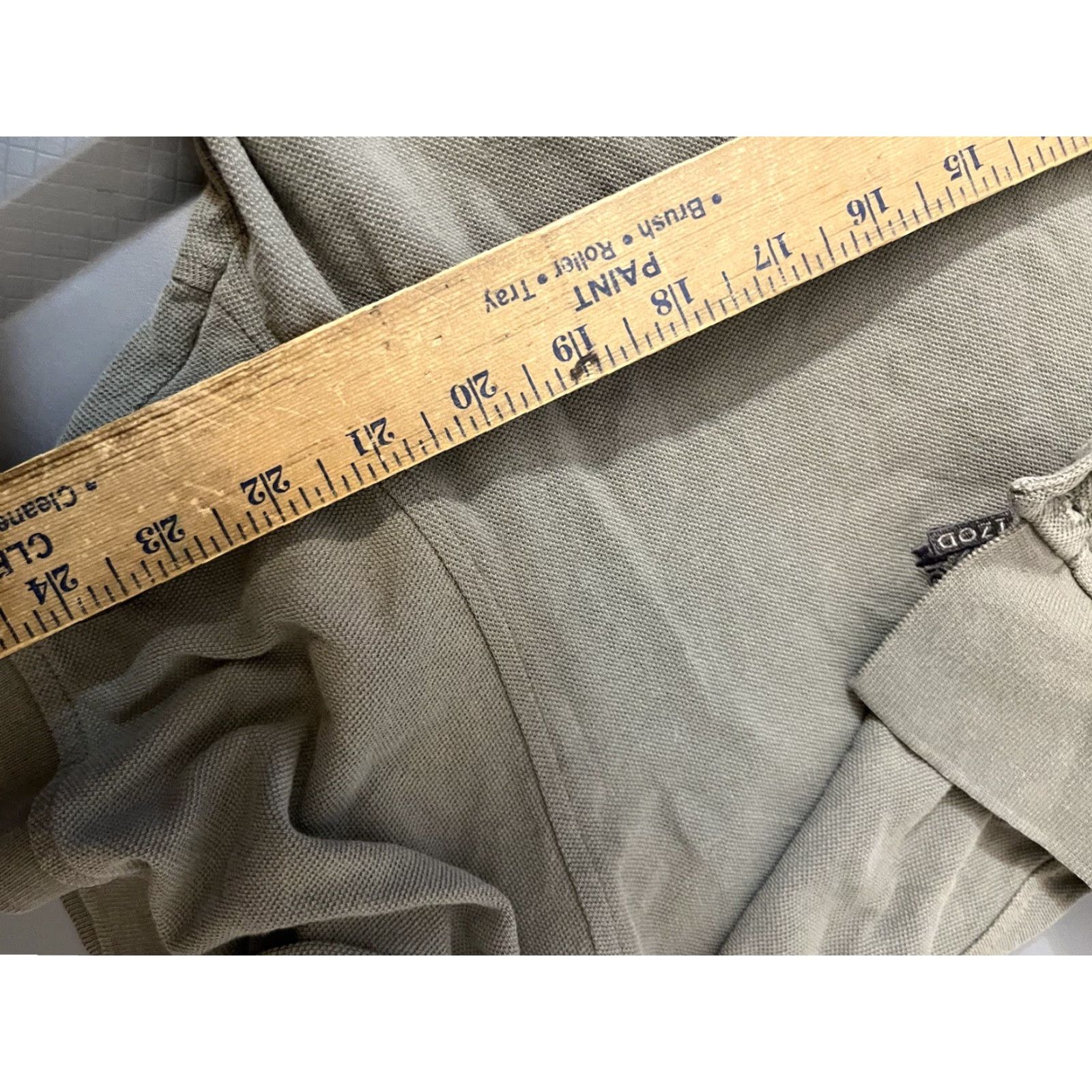 Izod VINTAGE? No. IZOD GOLF POLO SHIRT Men’s Size L Green Solid Short Sleeve Button Collar Knit 100% Cotton Logo Patch Golf Casual Modern Classic Mens Size US L / EU 52-54 / 3 - 5 Thumbnail