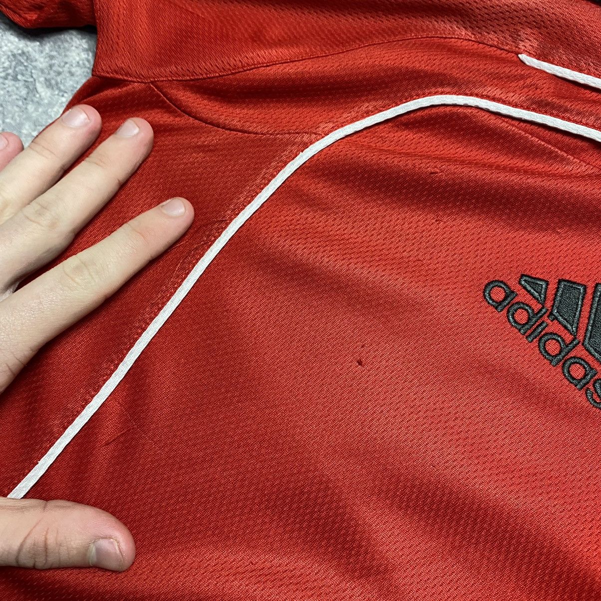 Adidas Vintage Adidas Liverpool 2010 Rare red Team soccer jersey Size US S / EU 44-46 / 1 - 11 Thumbnail