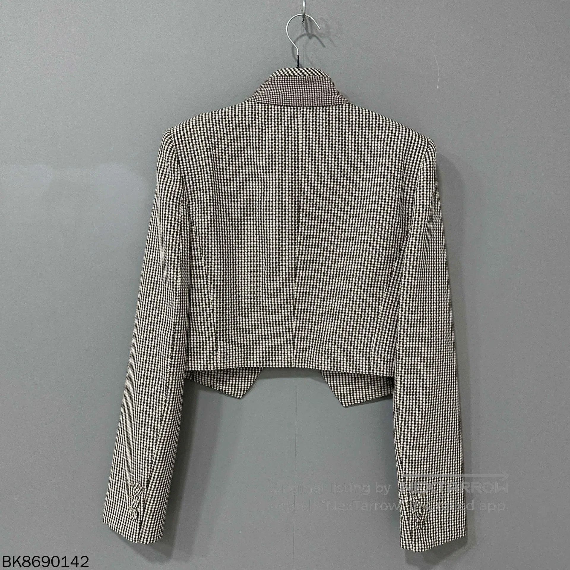 Fendi houndstooth cropped jacket by Fendi. Size US M / EU 48-50 / 2 - 3 Thumbnail