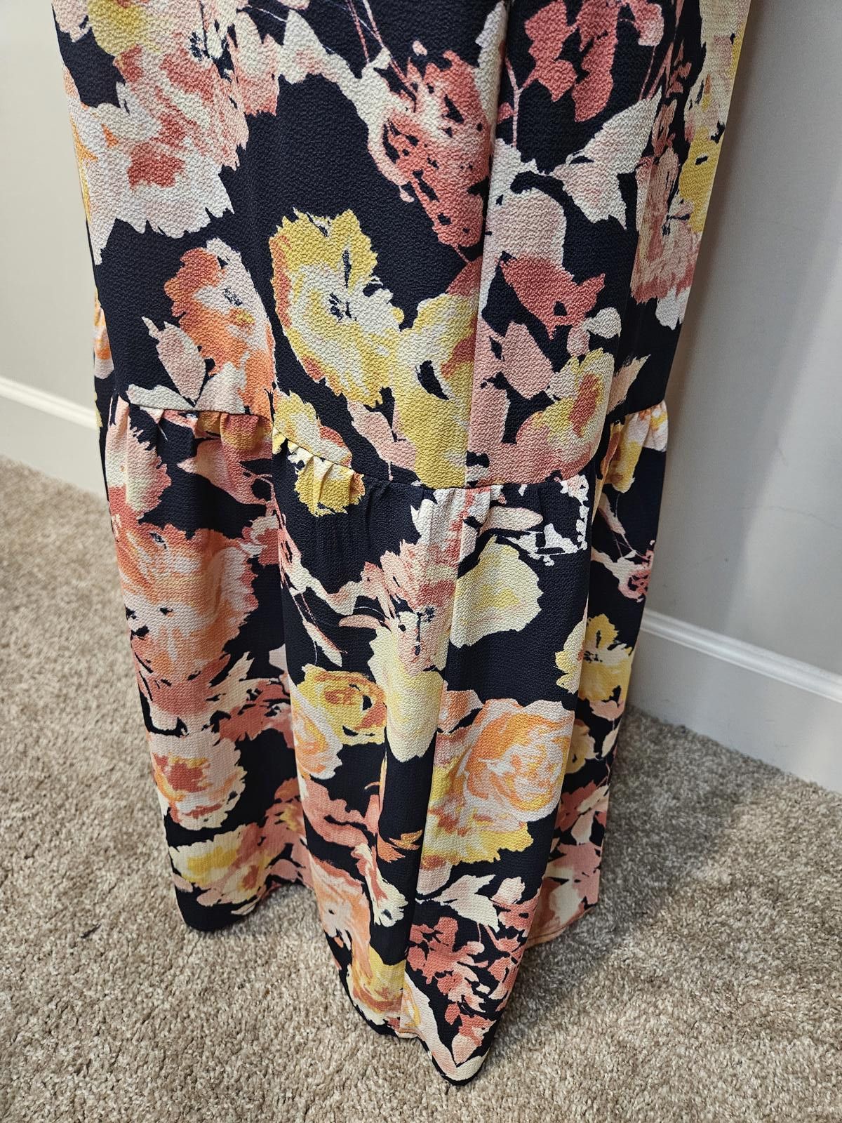 Designer Isabel Maternity Floral Maxi Dress with V-Neck Size M / US 6-8 / IT 42-44 - 4 Thumbnail