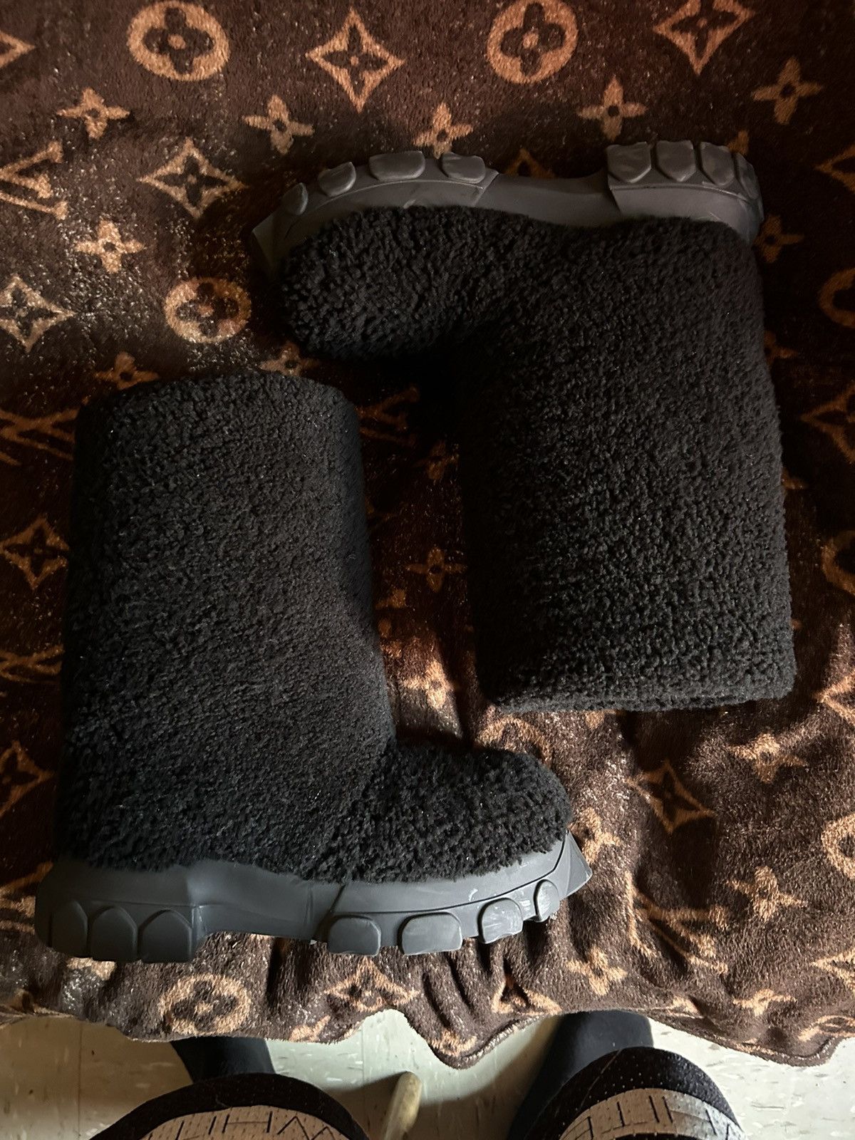 Rick Owens Rick Owens Black Shearling Lunar Tractor Boots Size US 10 / EU 43 - 3 Thumbnail
