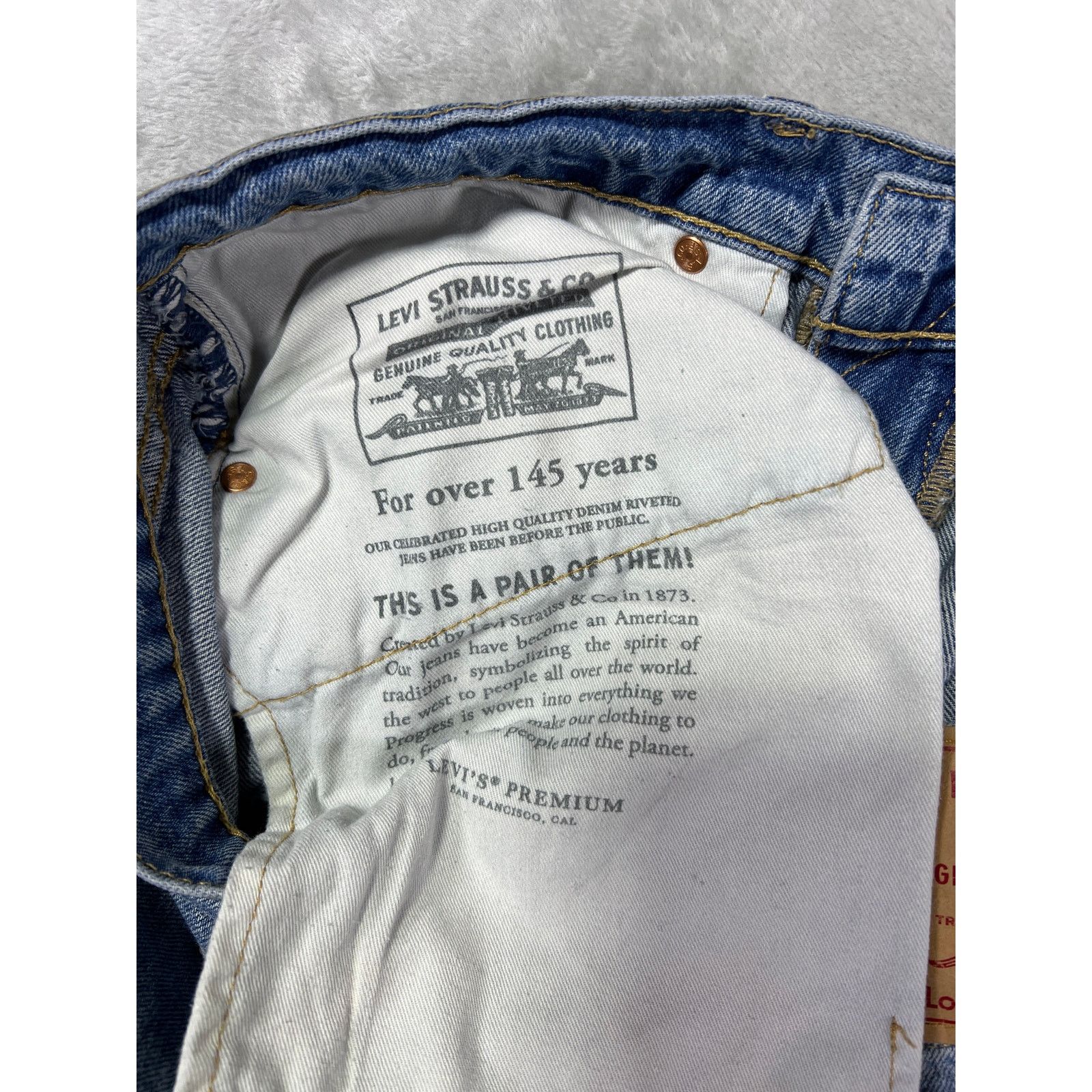 Levi's Levi’sDistressed Light Wash Jeans Unisex 34 Waist 90s Y2K Size US 34 / EU 50 - 15 Thumbnail
