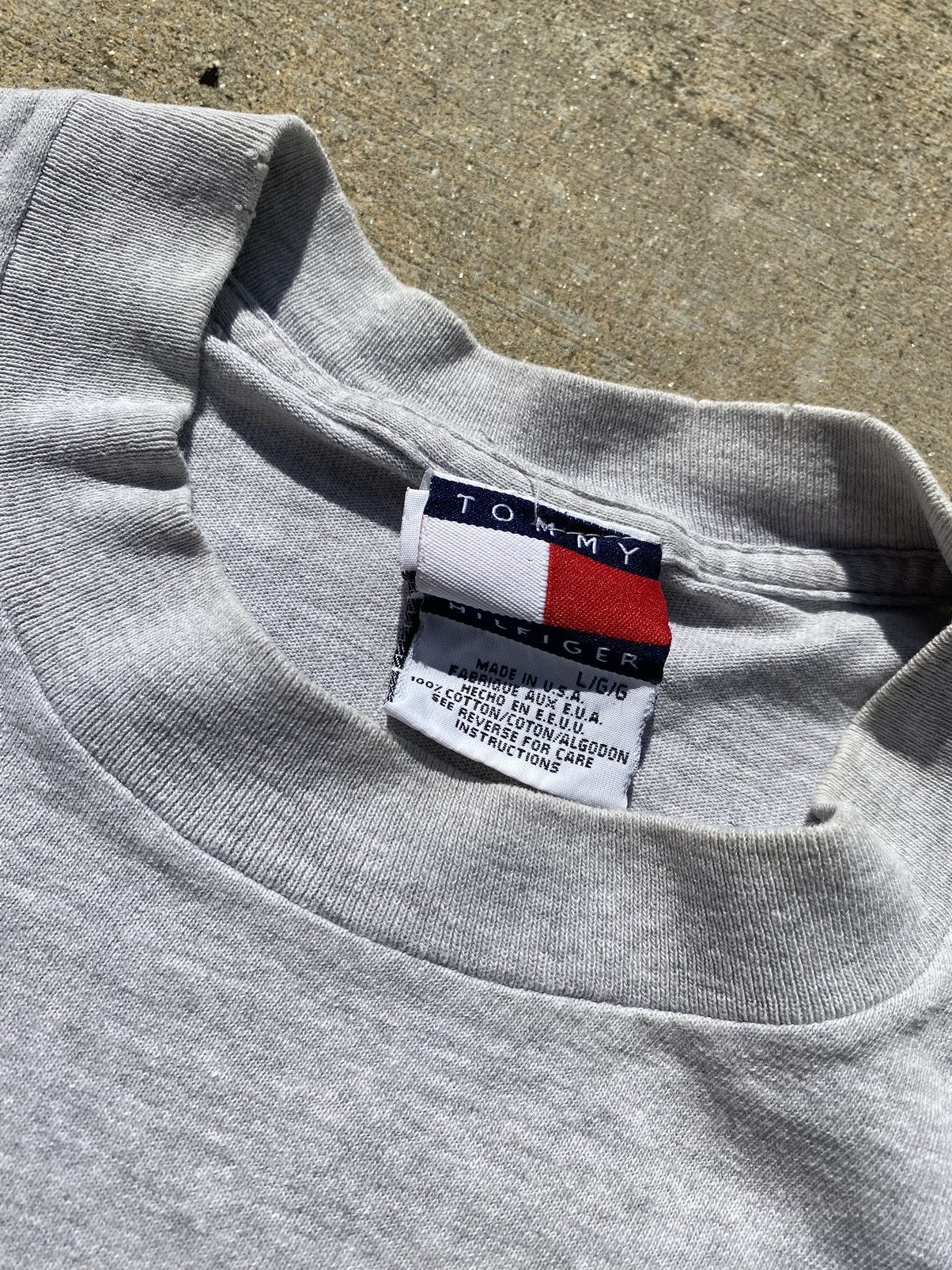 Tommy Hilfiger × Vintage VINTAGE Tommy Hilfiger Big Logo Long Sleeve Size US L / EU 52-54 / 3 - 3 Thumbnail
