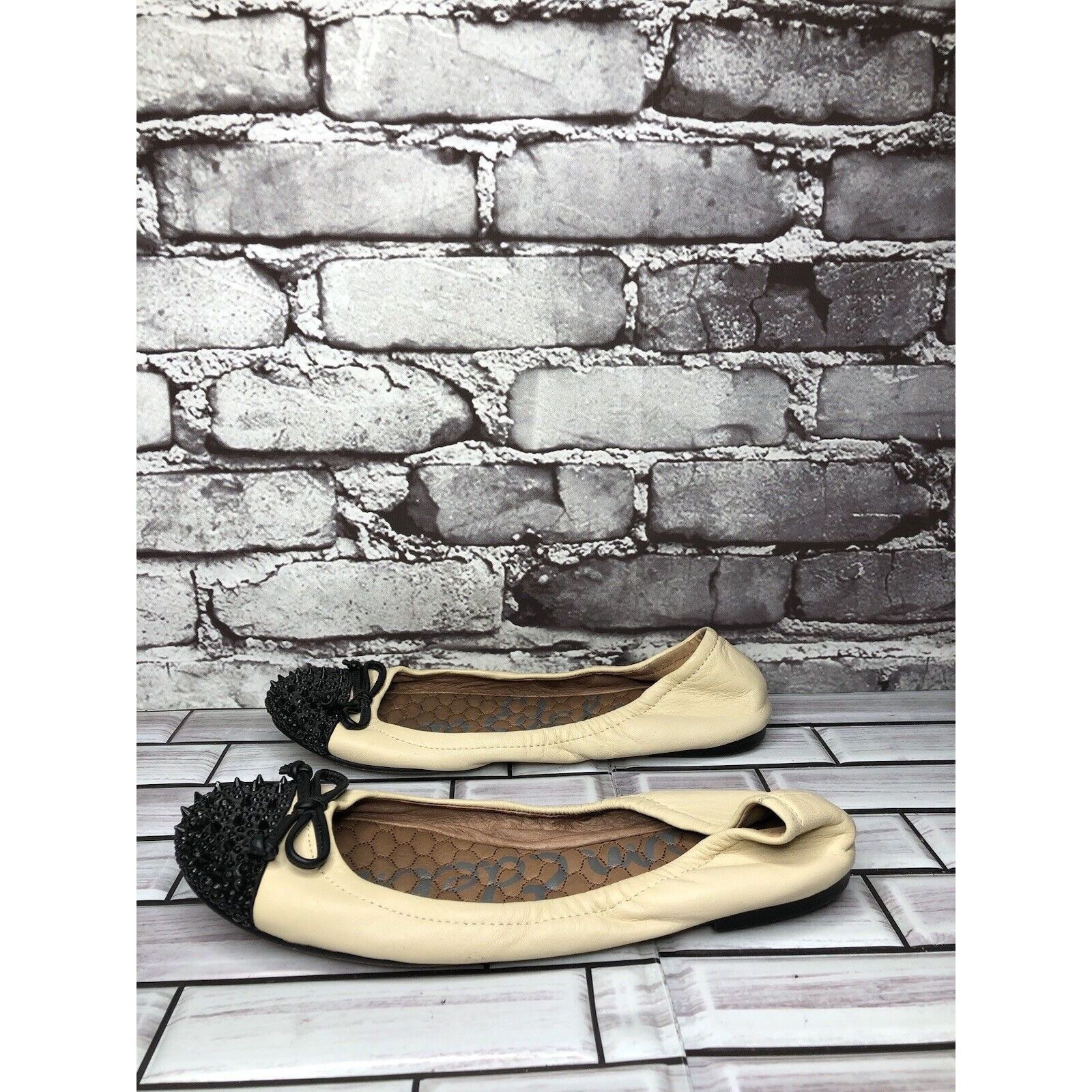 Sam Edelman Sam Edelman Beatrix Beige Leather Black Bow Studded Toe Ball Size US 7 / IT 37 - 11 Thumbnail