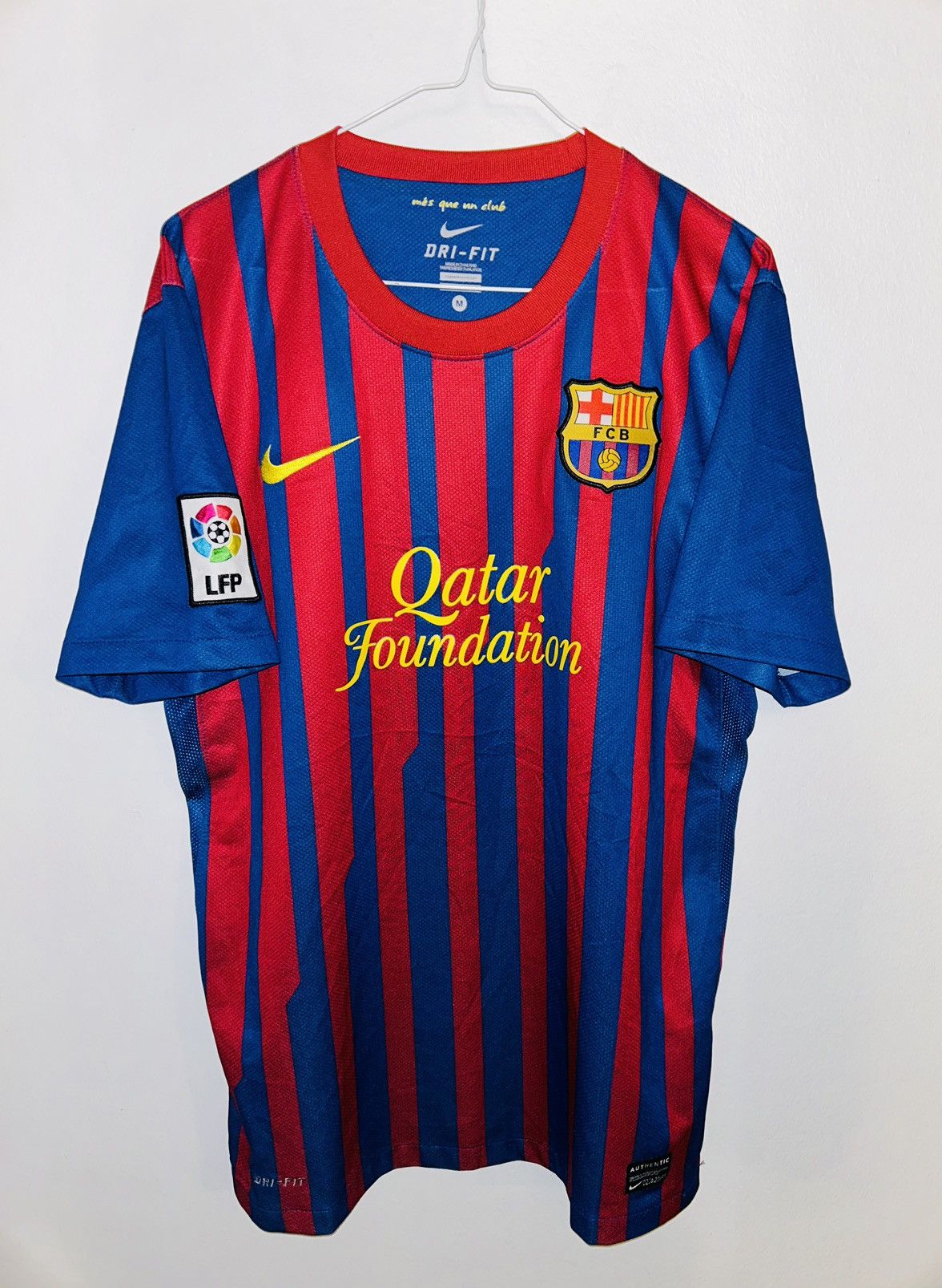 Nike Fc Barcelona 2011/12 home jersey Size US M / EU 48-50 / 2 - 2 Thumbnail