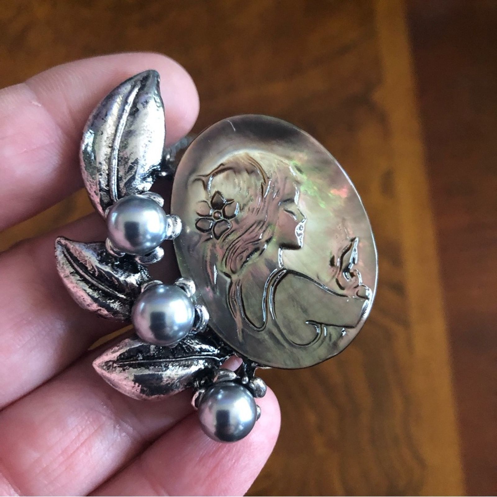 Handmade Handcrafted mother of pearl cameo pearl accent necklace Size ONE SIZE - 3 Thumbnail