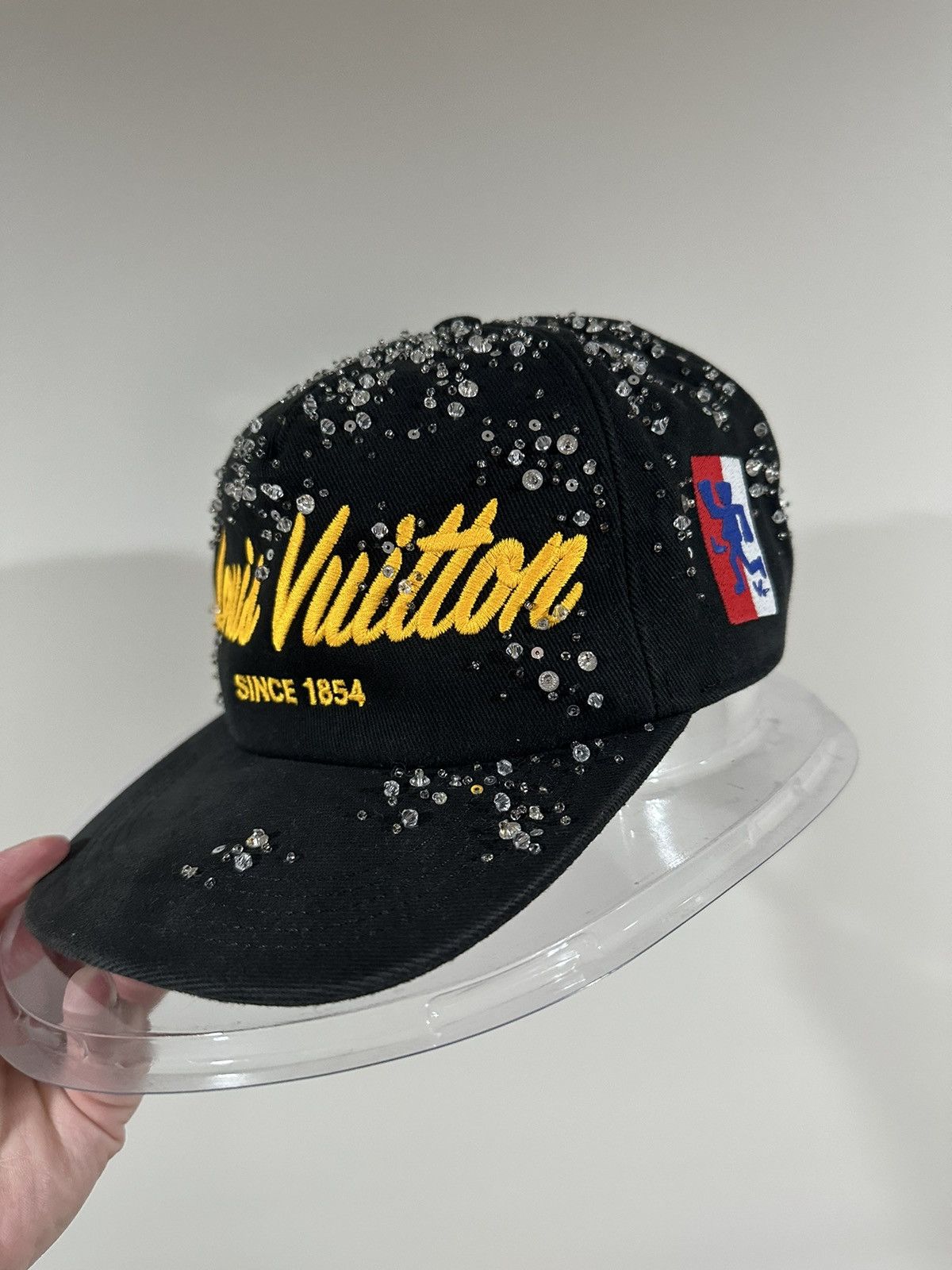 Louis Vuitton Louis Vuitton x Virgil Crystal Black / Yellow Script Hat Size ONE SIZE - 13 Thumbnail