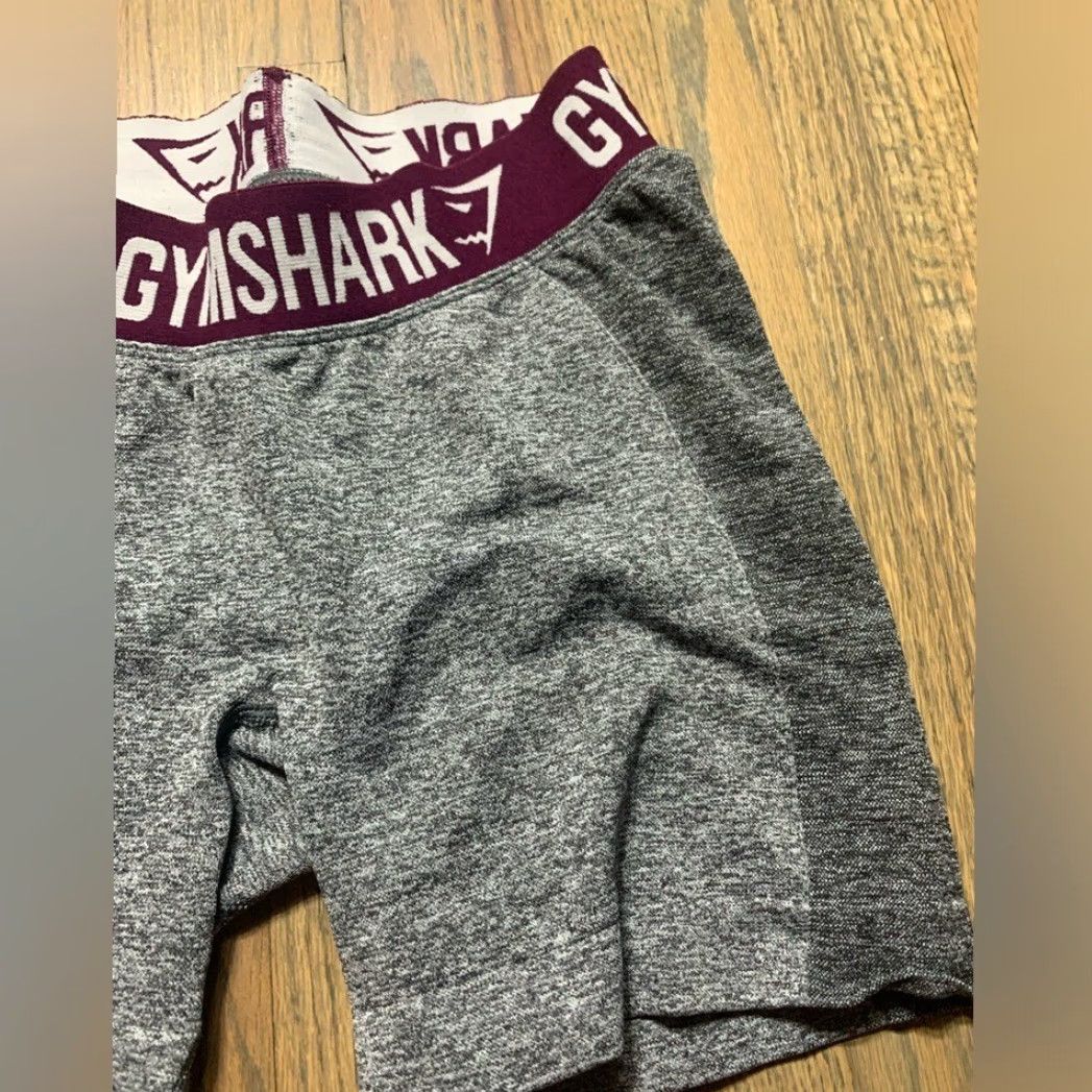 Gymshark Gymshark Shorts Women XS Gray Regular Athletic Gymshark Gray Shorts Women XS Regular Athletic Size 26" / US 2 / IT 38 - 3 Thumbnail