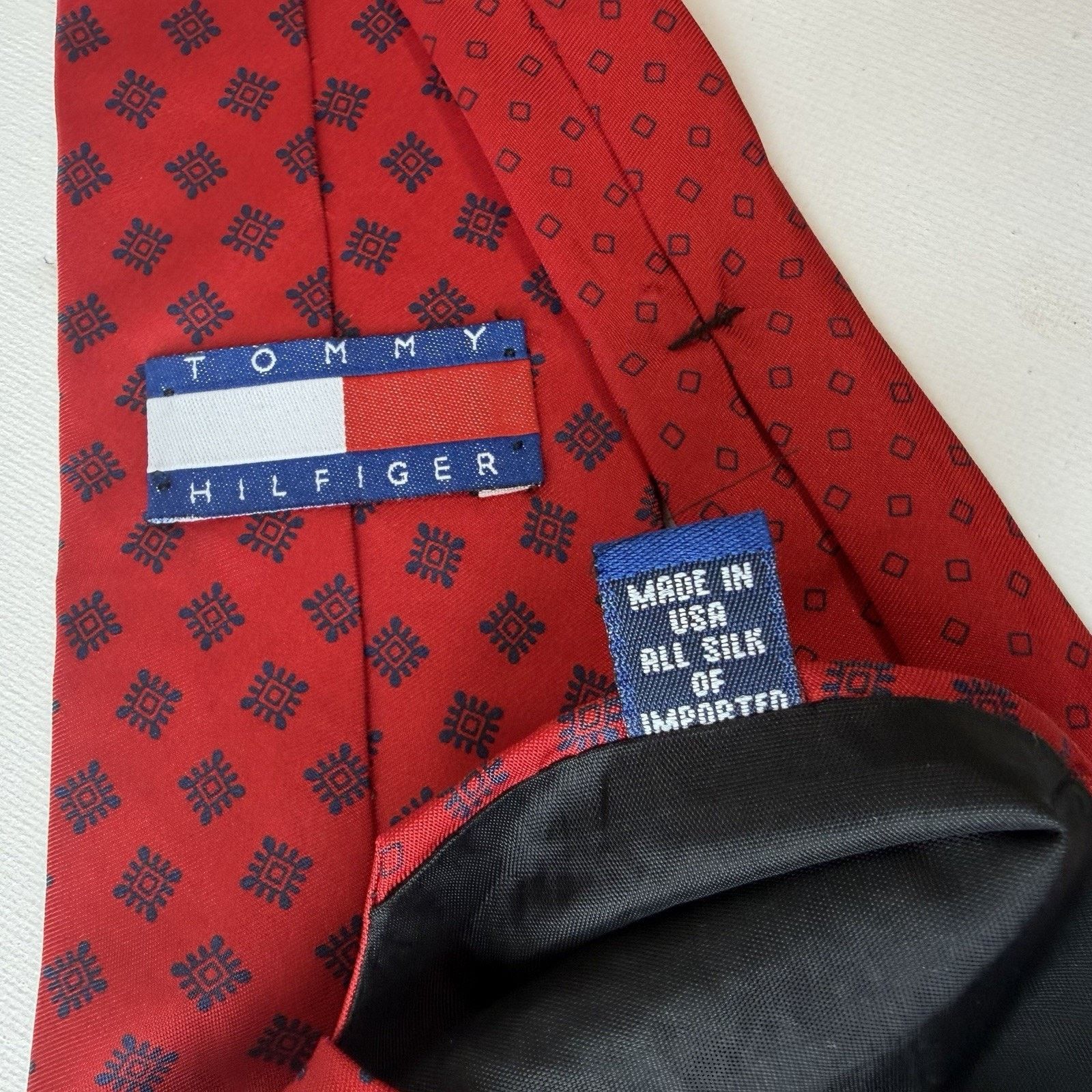 Tommy Hilfiger Tommy Hilfiger Vintage Red Silk Tie | Made in USA 1990s Size ONE SIZE - 5 Thumbnail