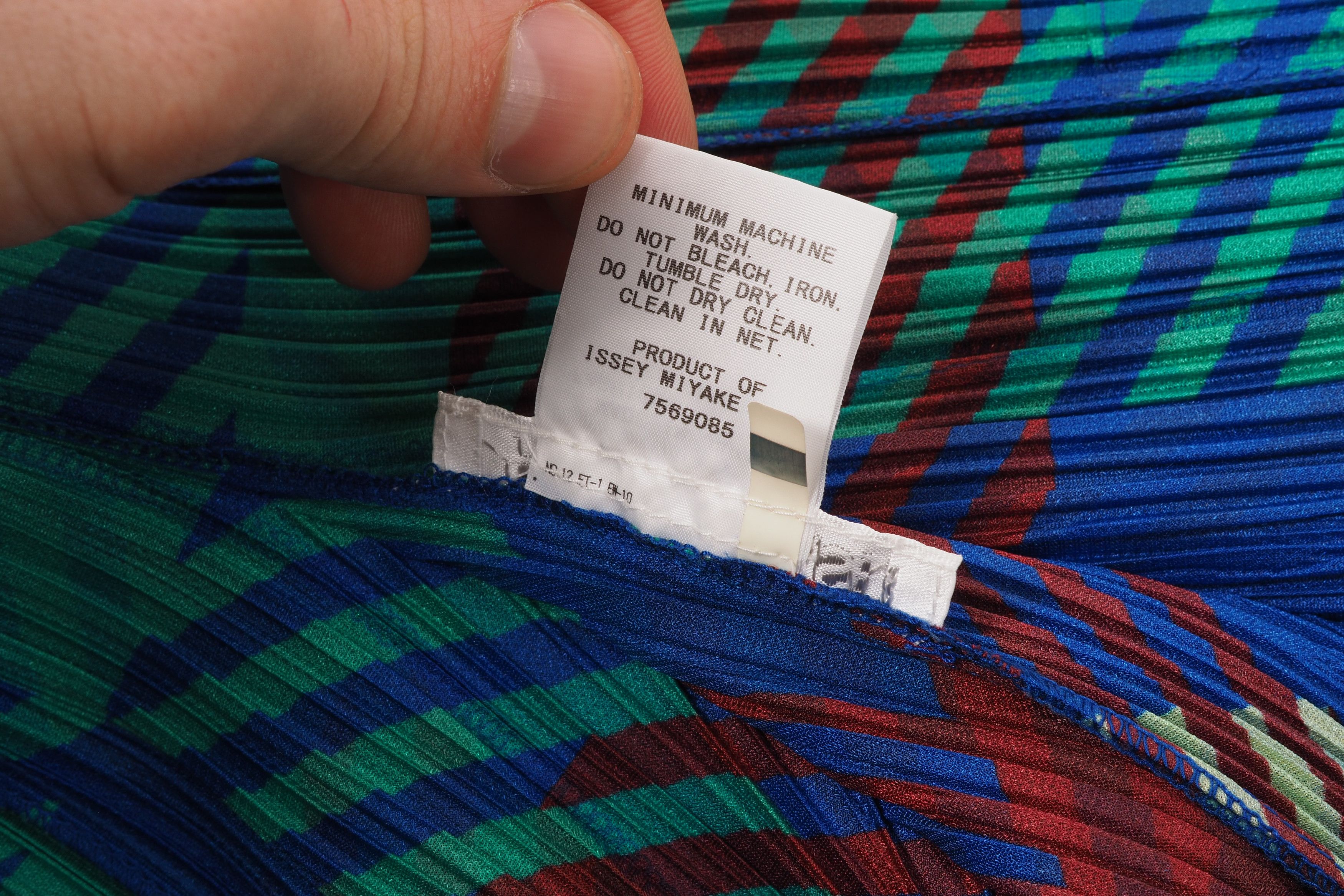 Issey Miyake PLEATS PLEASE ISSEY MIYAKE Open Plaid Long Cape Cardigan Size ONE SIZE - 4 Thumbnail