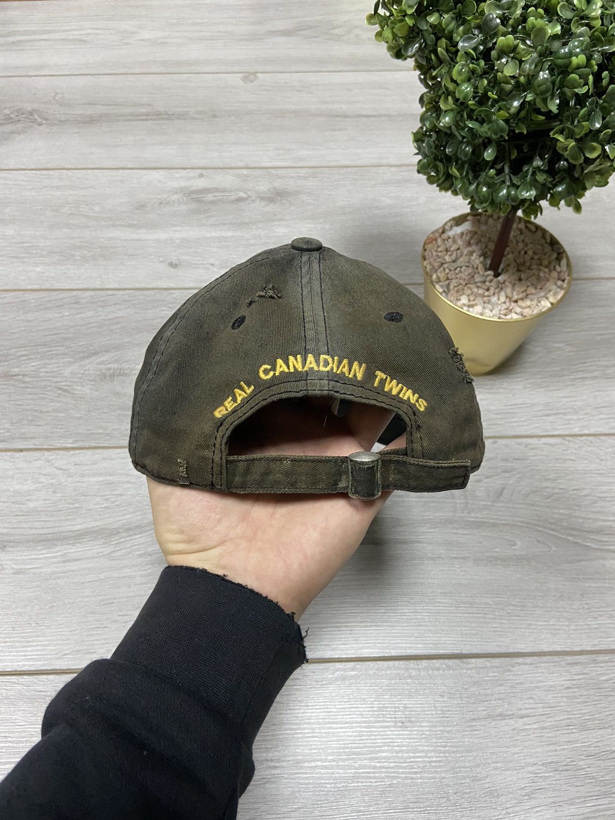 Dsquared2 Dsquared2 Canada 🍁 wild free painted fade Italy cap Size ONE SIZE - 4 Thumbnail
