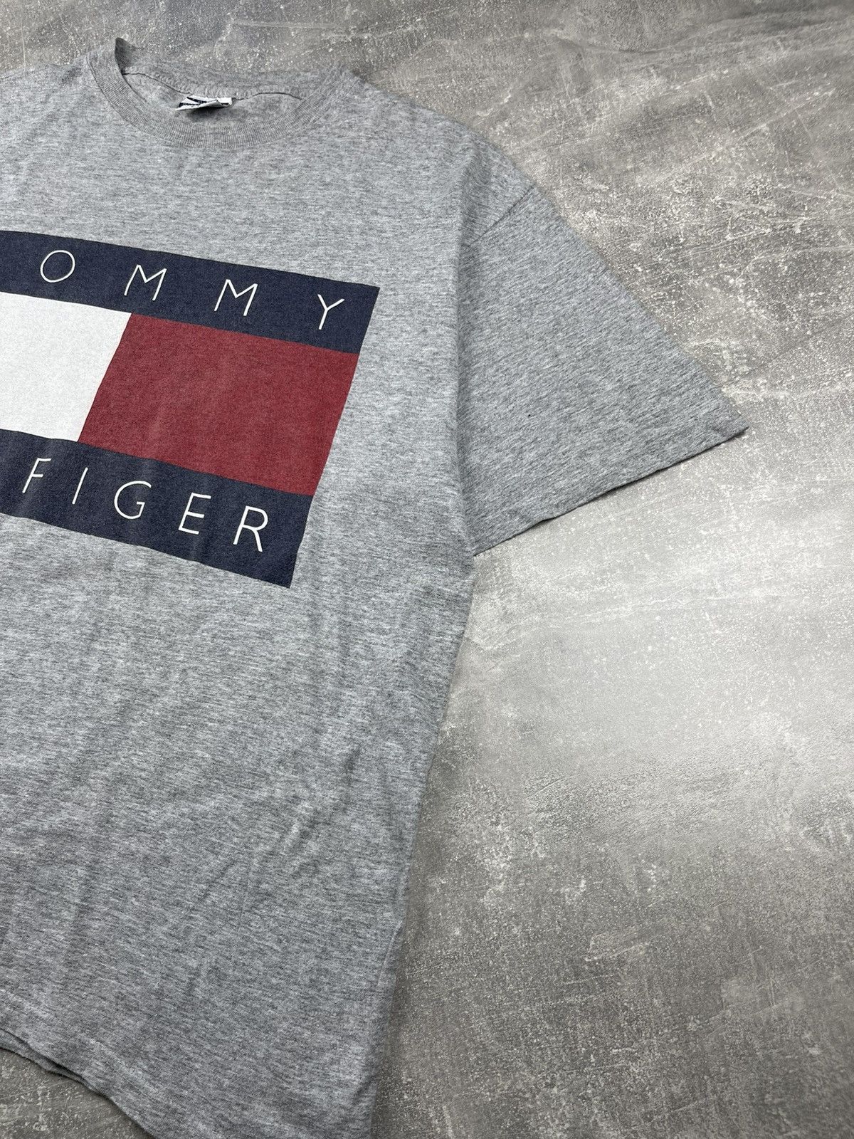 Tommy Hilfiger × Vintage Tommy Hilfiger Vintage 90s Rare Big Logo 1996 T-Shirt Size US L / EU 52-54 / 3 - 3 Thumbnail