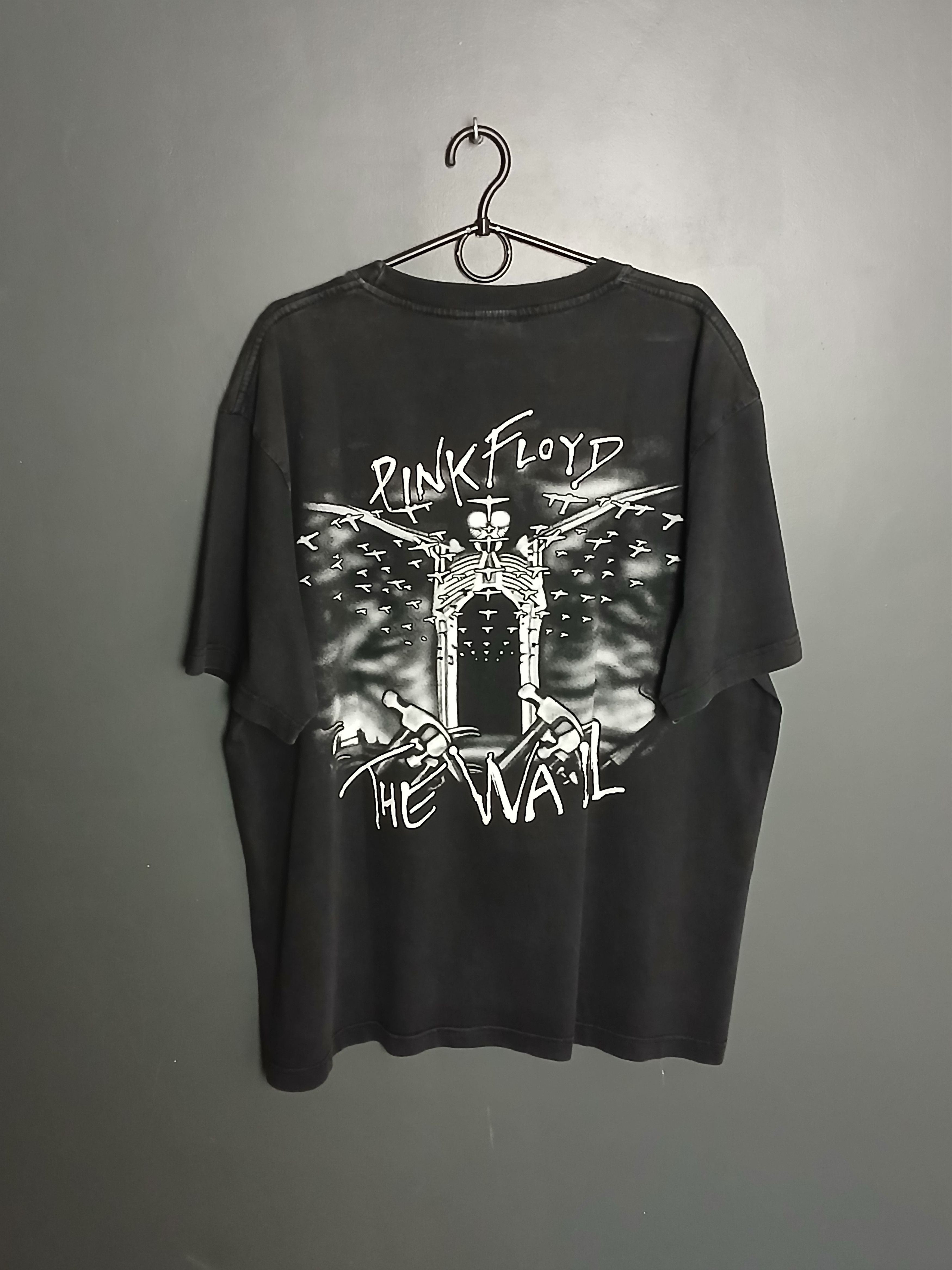 Band Tees × Pink Floyd Pink Floyd The Wall T-Shirt Size US XL / EU 56 / 4 - 2 Thumbnail