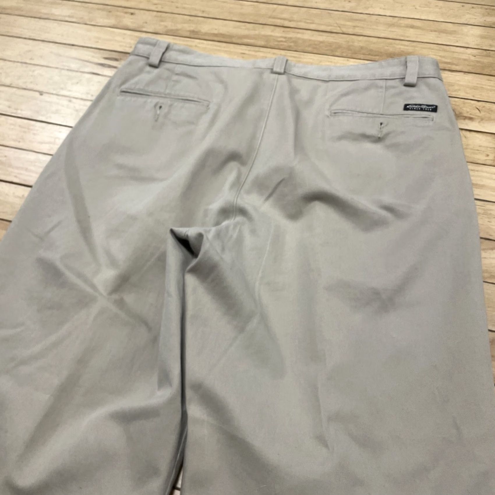 Eddie Bauer VINTAGE Eddie Bauer Pleated Pants Men 36x30 Khaki Relaxed 90s y2k Streetwear Size US 36 / EU 52 - 4 Thumbnail