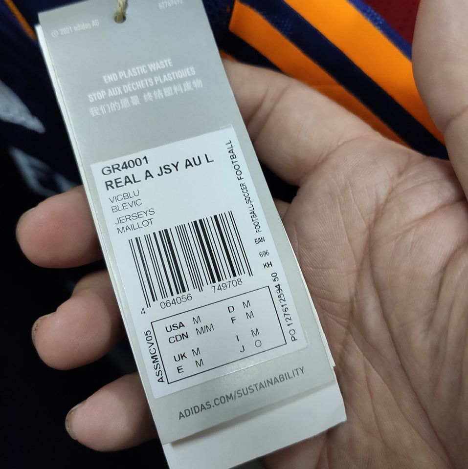 Adidas 𝐑𝐄𝐀𝐋 𝐌𝐀𝐃𝐑𝐈𝐃 21/22 𝐉𝐄𝐑𝐒𝐄𝐘 Size US M / EU 48-50 / 2 - 2 Thumbnail