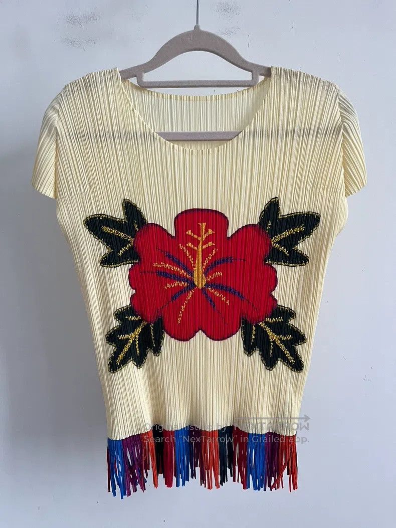 Issey Miyake Issey Miyake Tassel Yellow Short-Sleeve Top Size L / US 10 / IT 46 - 1 Thumbnail