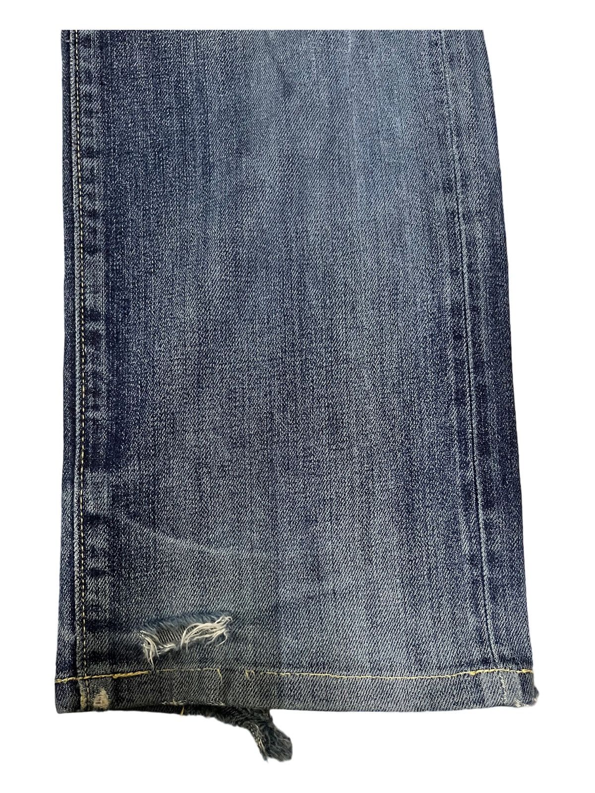 Japanese Brand × Jun Takahashi × Uniqlo Vintage Uniqlo Selvedge Blue Naturally Distressed Jeans Size US 36 / EU 52 - 7 Thumbnail