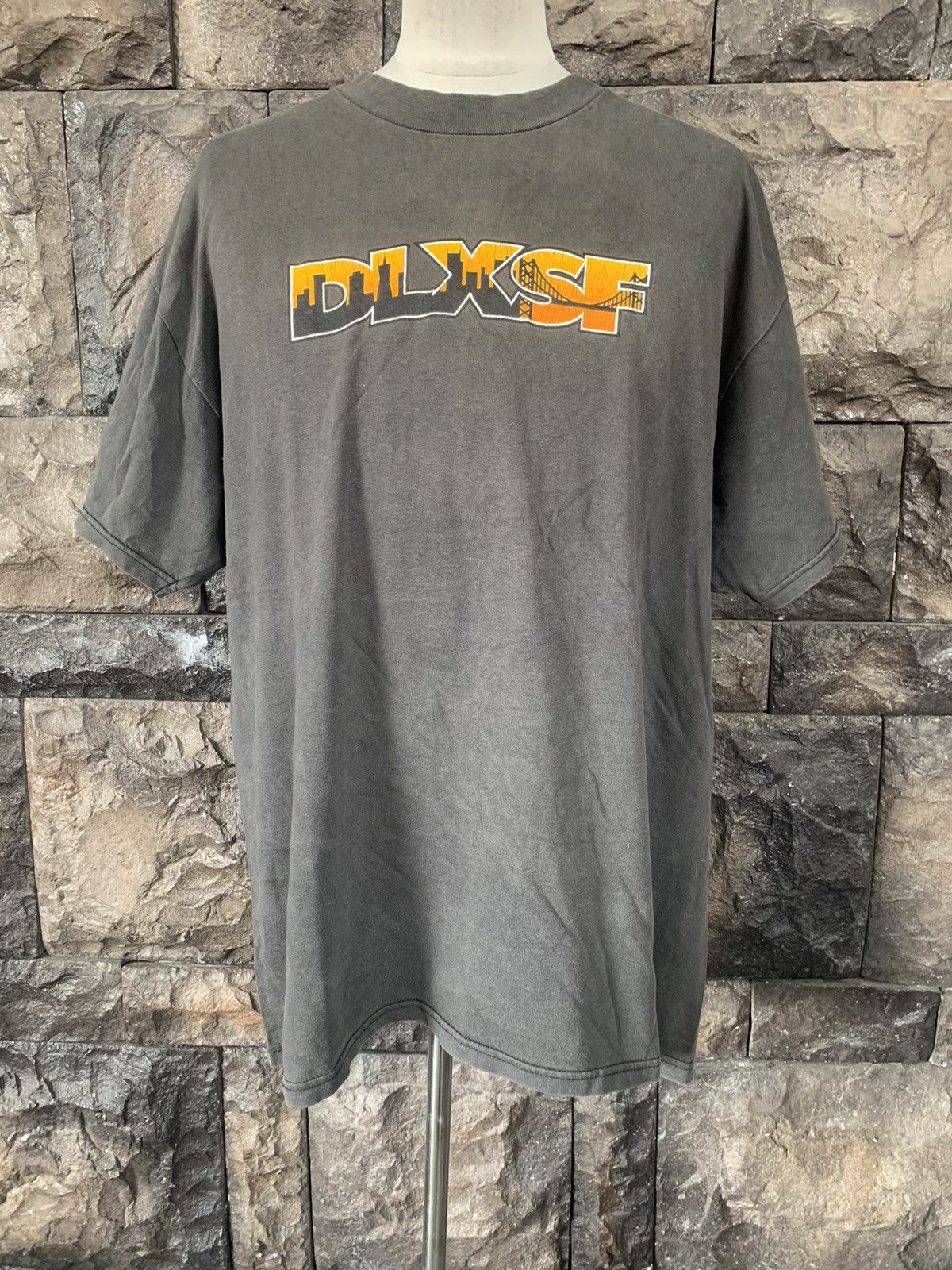 Vintage Vintage DLXSF Skateboards T shirt Size US XL / EU 56 / 4 - 1 Thumbnail