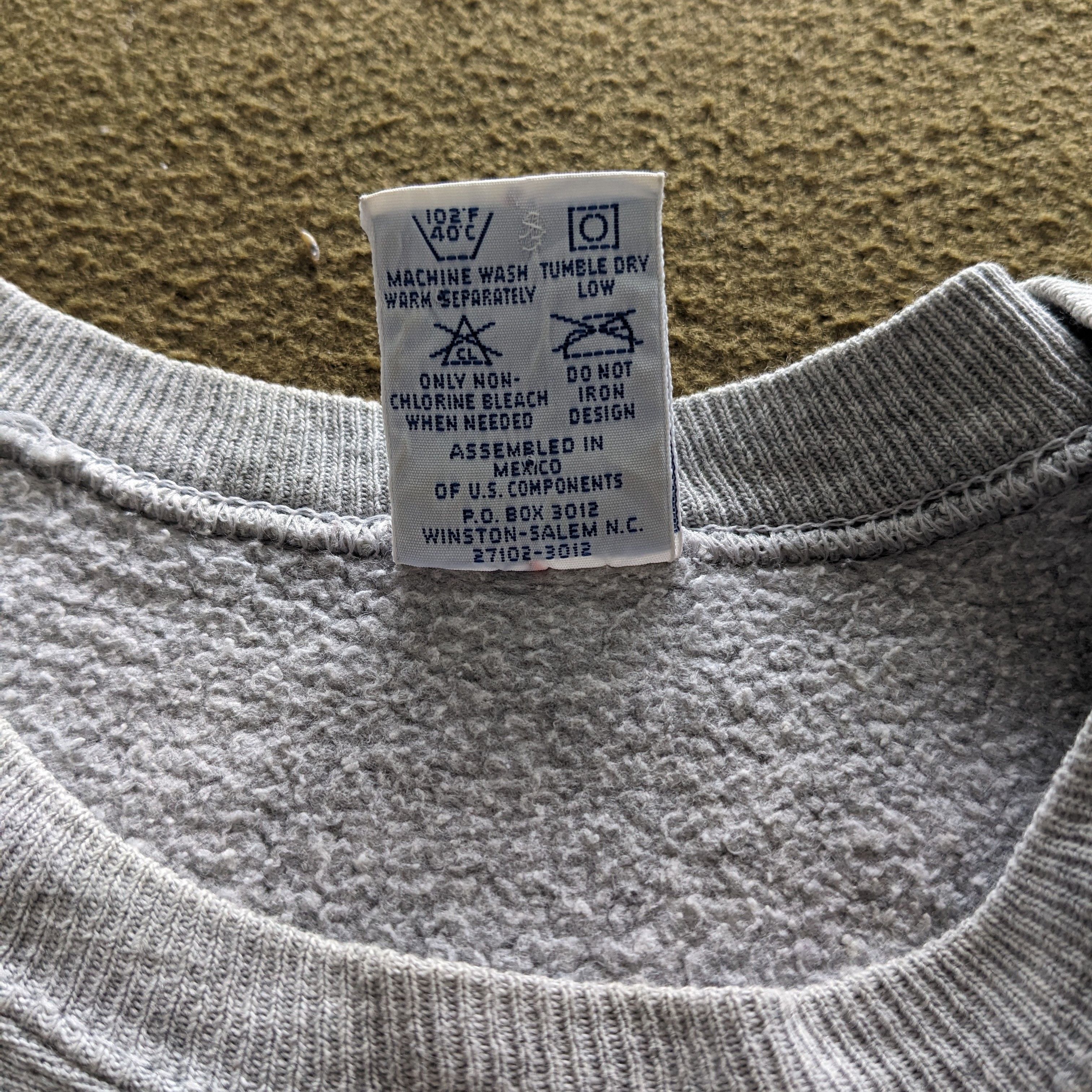 Vintage Vintage CHAMPION Sportswear Brand Sweatshirt Size US S / EU 44-46 / 1 - 7 Thumbnail