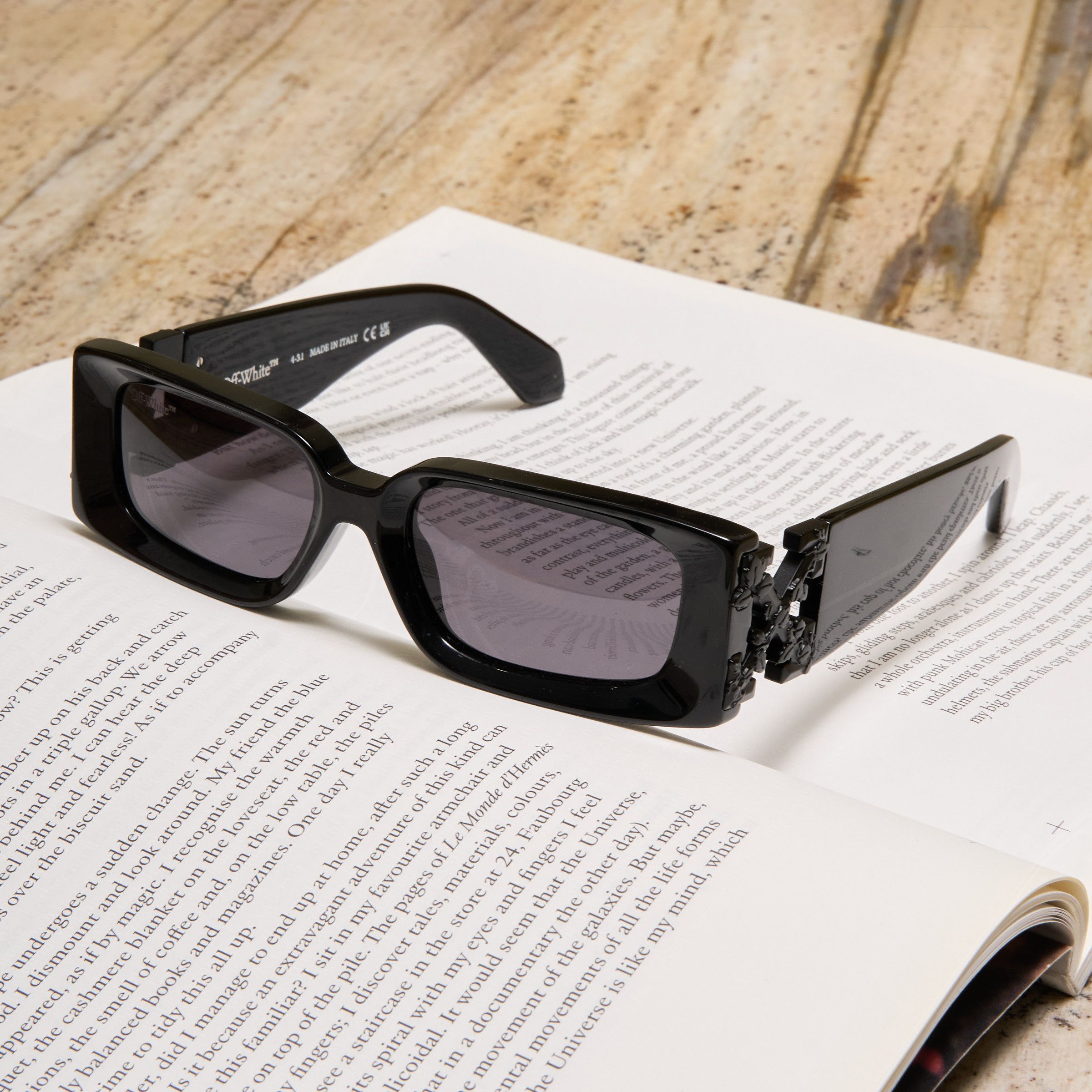 Off-White OFF WHITE Roma Sunglasses BLACK Size ONE SIZE - 1 Thumbnail
