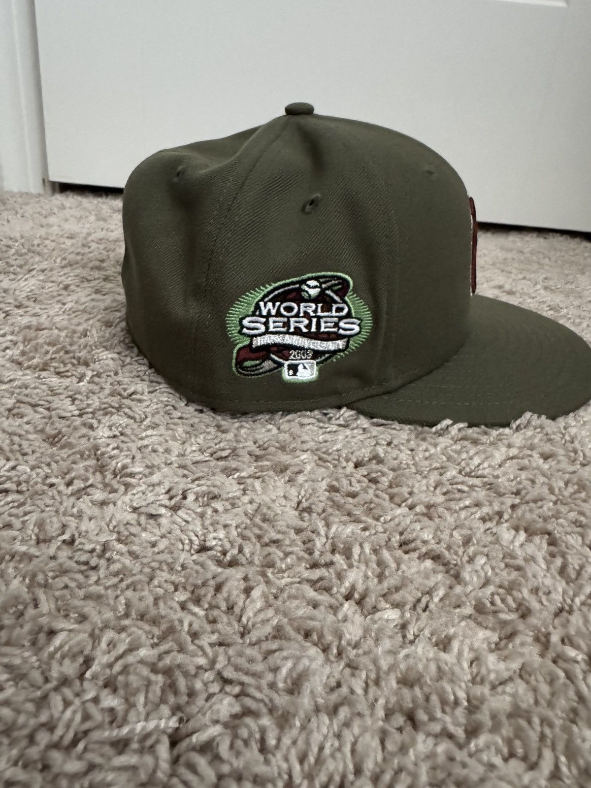 New Era New York Yankees 03’ World Series hat Size 28 - 2 Thumbnail