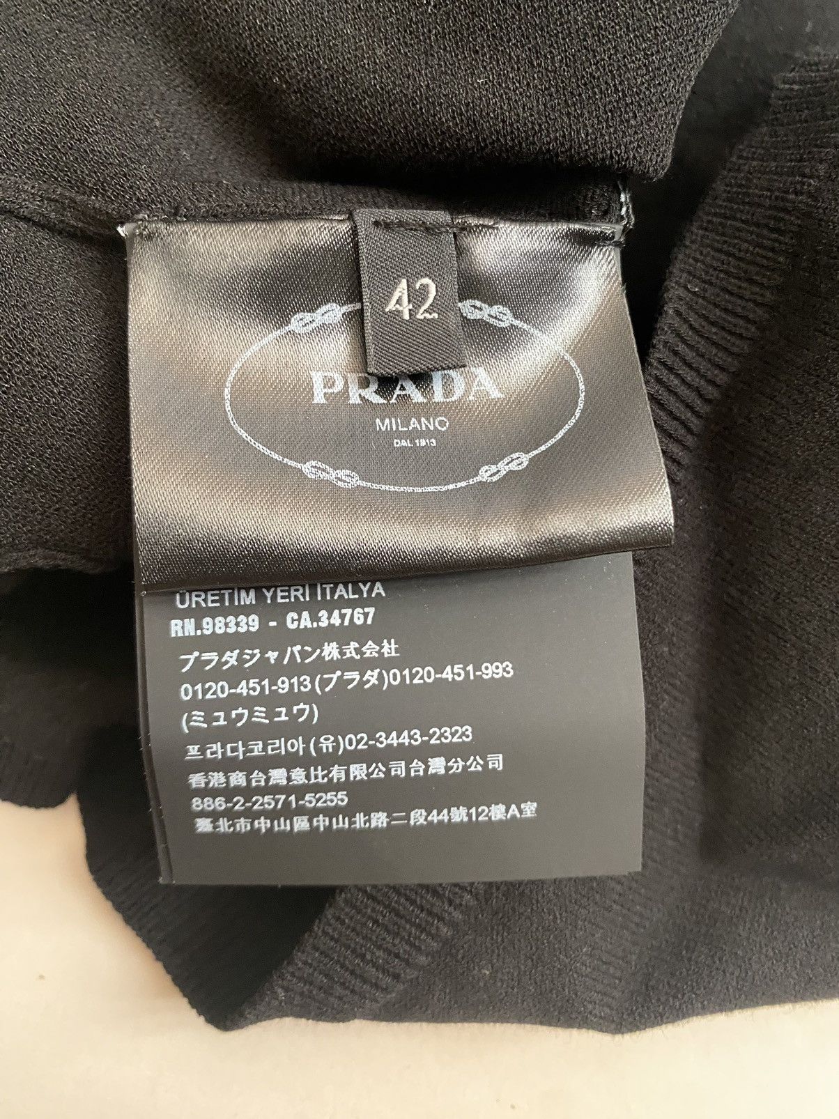 Prada 🧀80% off🧀 Prada cut out black top Size L / US 10 / IT 46 - 5 Thumbnail