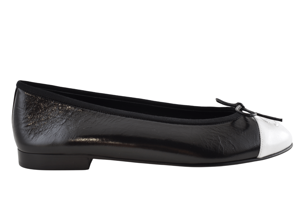 Chanel 26S White Crumpled Shiny Lambskin Ballet Ballerina Flat 35.5 Size US 5.5 / IT 35.5 - 2 Thumbnail