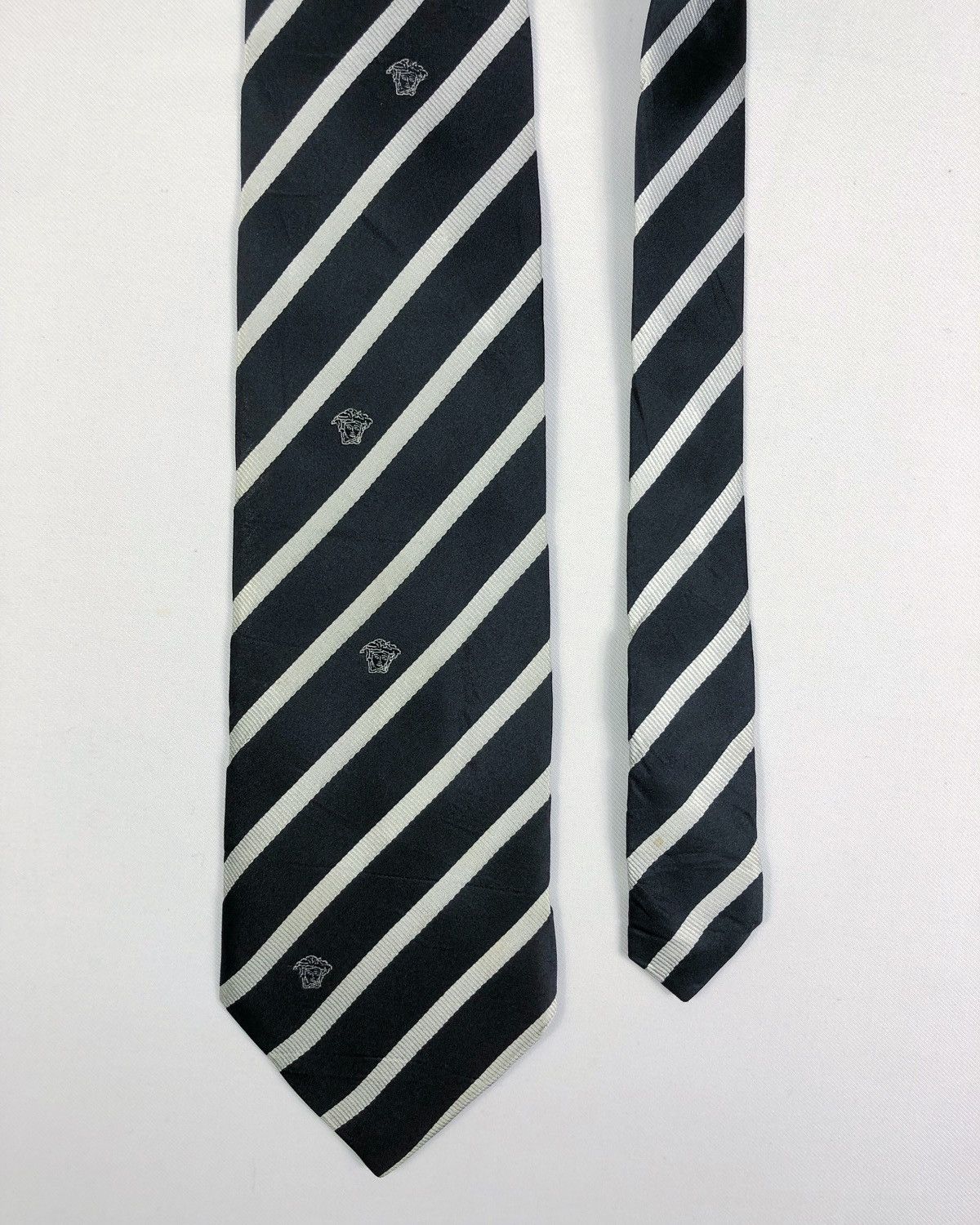 Versace Rare Vintage Gianni Versace Medusa Silk Tie Made in Italy Size ONE SIZE - 3 Thumbnail