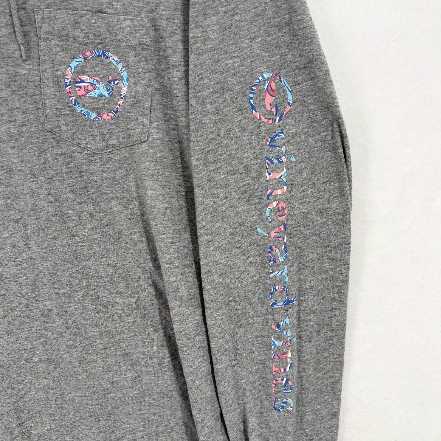 Vineyard Vines Vineyard Vines Shirt Mens Medium Gray Hooded Long Sleeve Whale Logo Pocket Tee Size US M / EU 48-50 / 2 - 2 Thumbnail