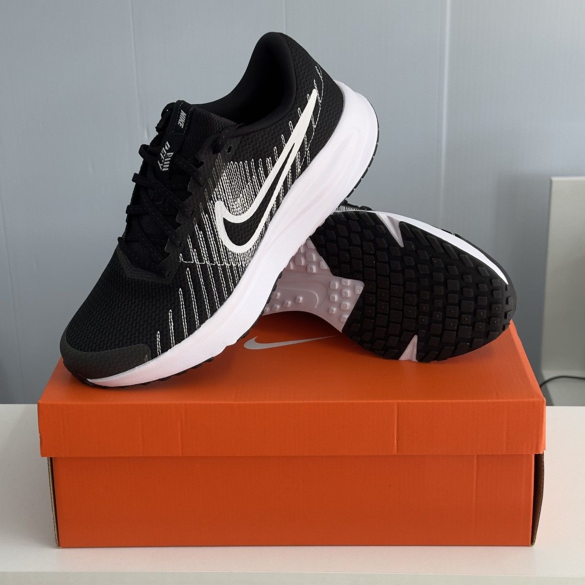 Nike Original Nike Run Defy sneakers HM9594-004 | US 10 / EU 44 Size US 10 / EU 43 - 11 Thumbnail