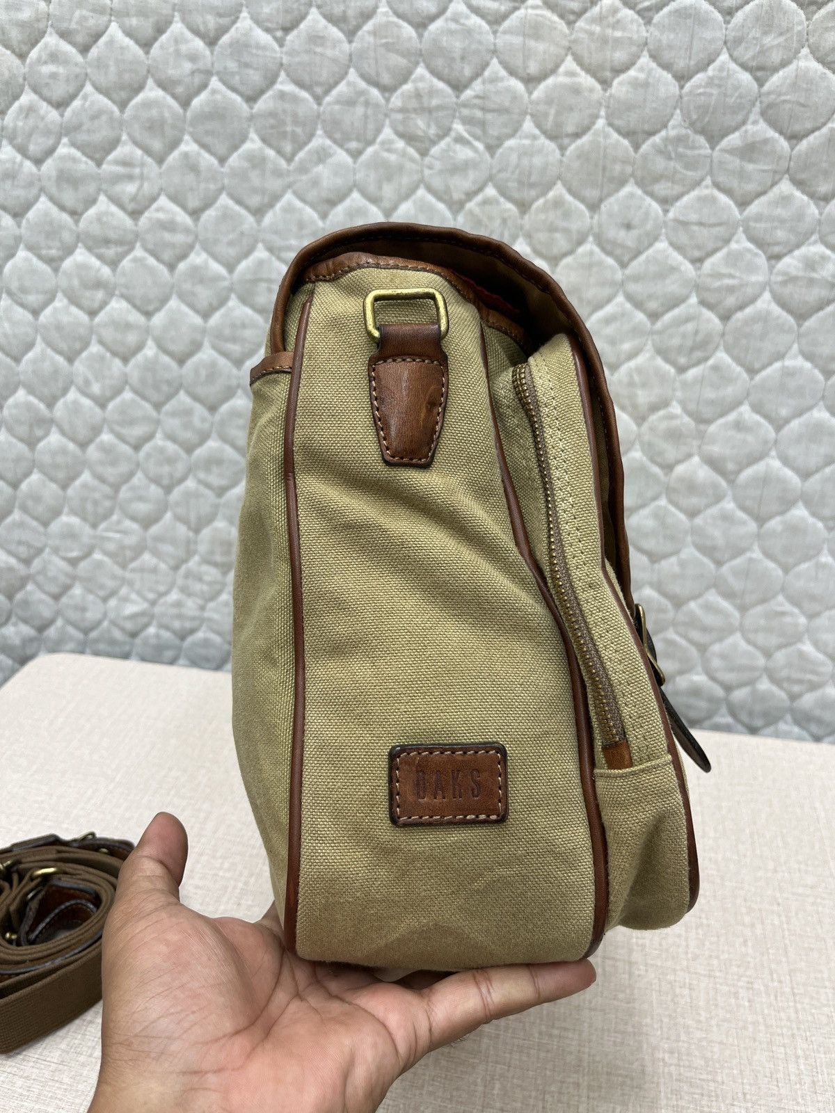 DAKS 🔥🔥🔥STEALS DAKS LONDON MESSENGER BAG Size ONE SIZE - 6 Thumbnail
