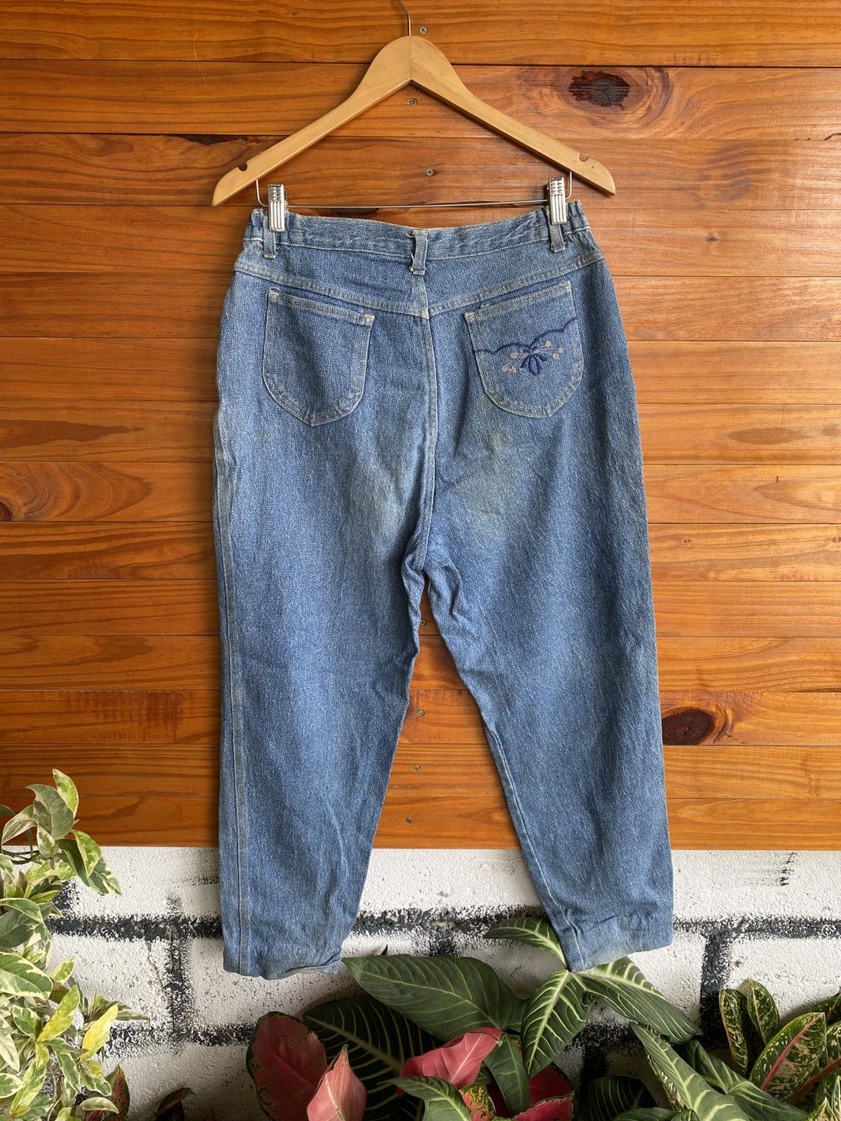 Vintage Vintage Women’s Embroider Pocket Jeans High Waist Light Wash Size 28" / US 6 / IT 42 - 8 Thumbnail