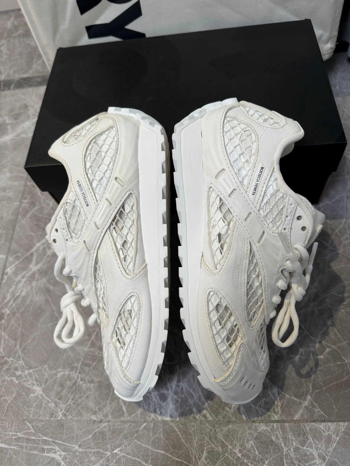 Bottega Veneta Bottega Veneta Runner Sneakers White 37 (Fits 36/37) Size US 6.5 / IT 36.5 - 6 Thumbnail