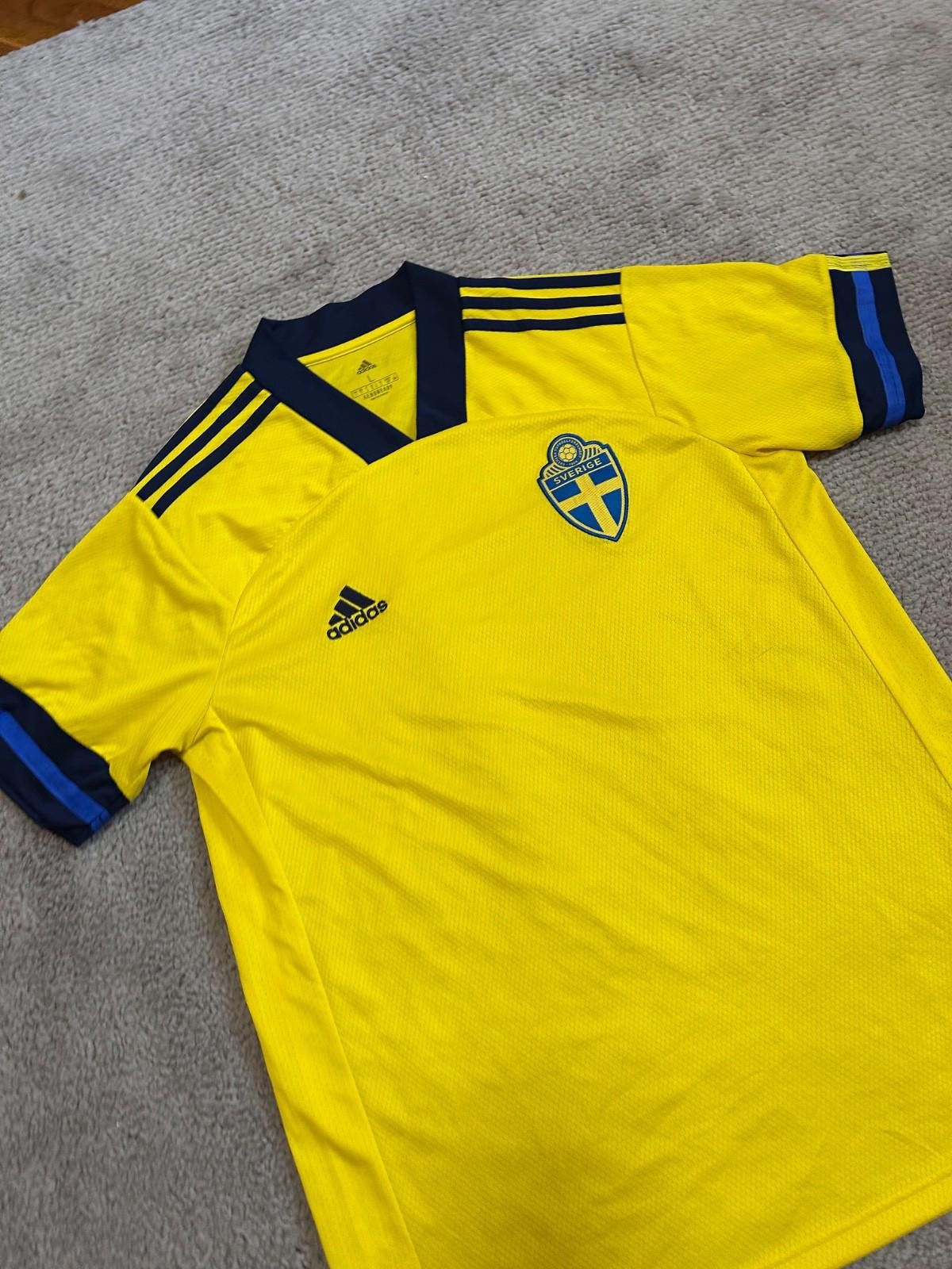 Adidas Adidas Sweden 2019/20 Home Football Shirt Soccer Jersey Sz L Size US L / EU 52-54 / 3 - 3 Thumbnail