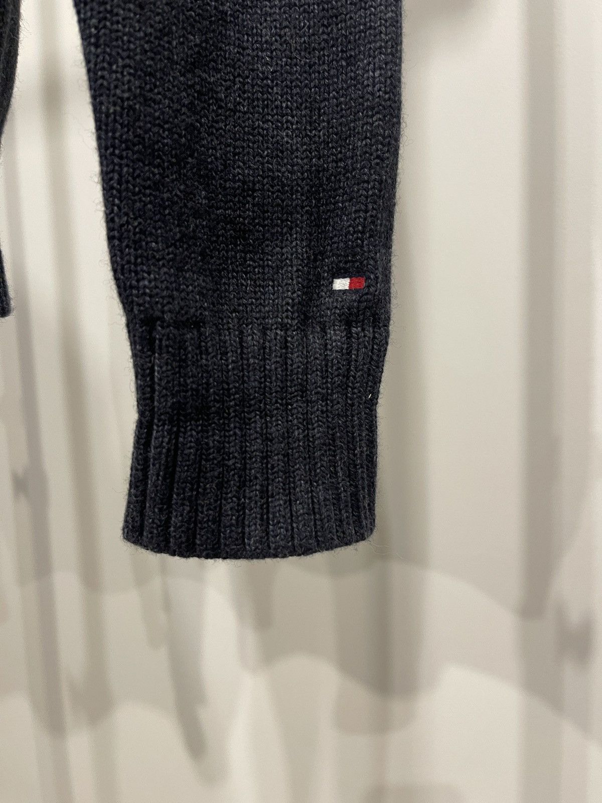 Tommy Hilfiger Vintage tommy hilfiger sweater with buttons dark blue S Size US S / EU 44-46 / 1 - 3 Thumbnail