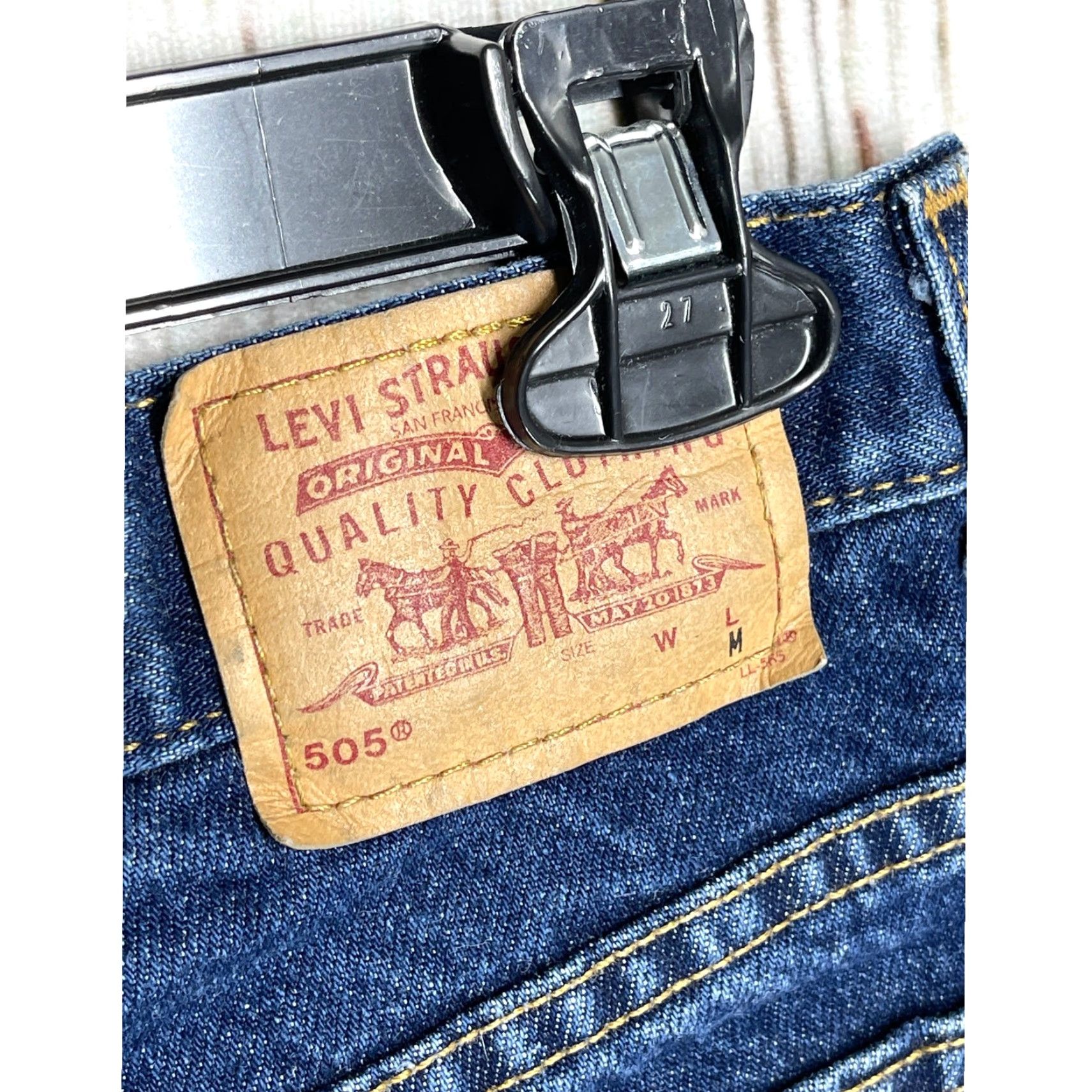 Levi's VINTAGE Levi's 505 Jeans Women 14 Blue Dark Wash Denim Straight High Rise 33 In 5-Pocket Y2K 2000S Retro Mens? Womens? Size 36" / US 14 / IT 50 - 3 Thumbnail