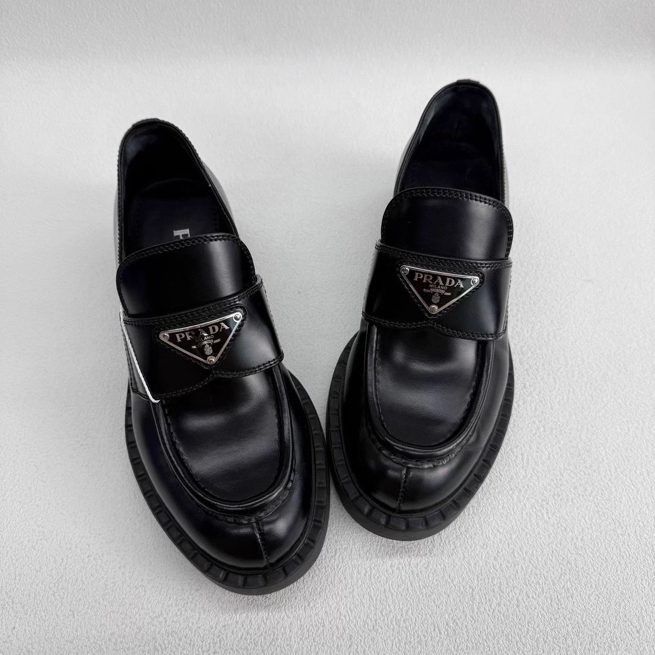 Prada PRADA Black Leather Loafers - Size 35 - Excellent Condition Size US 5 / IT 35 - 8 Thumbnail