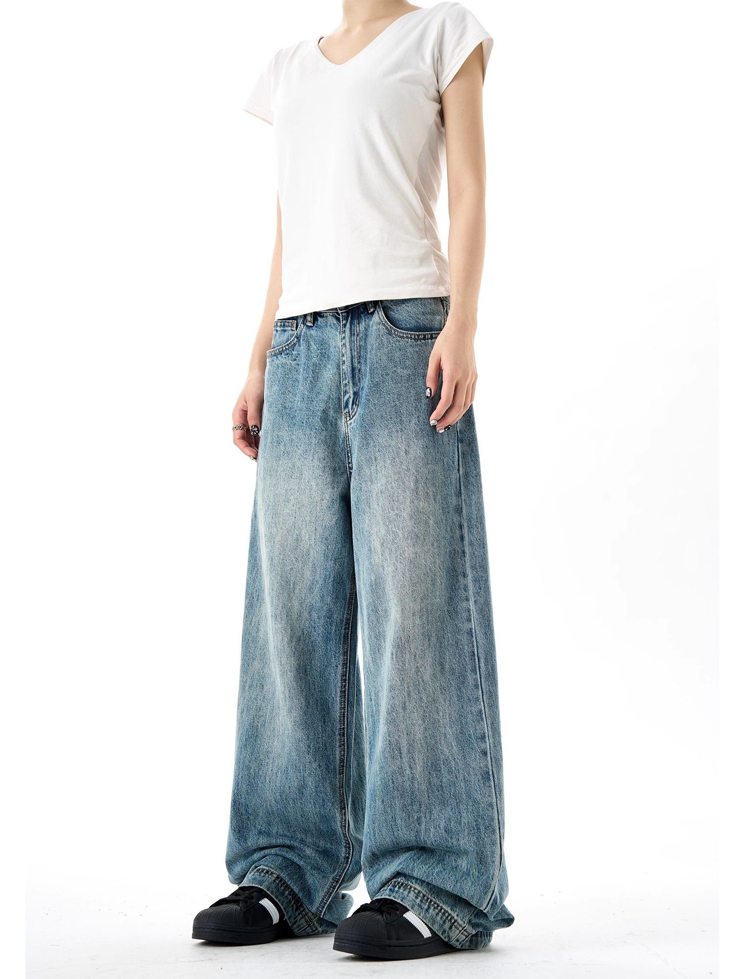 image of Retro Loose Fitting Wide Leg Jeans in Blue, Men's (Size 30)