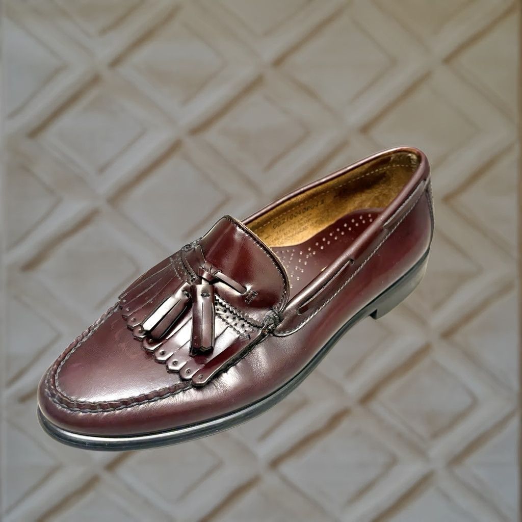 G.H. Bass Weejuns Men\'s 9.5 D Burgundy Kiltie Tassel Leather Loafer G.H. Bass Layton Weejuns Kiltie Tassel Loafer in Burgundy  main image 4