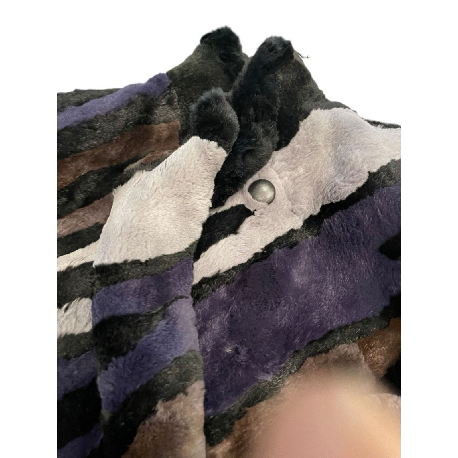 Neiman Marcus Neiman Marcus Striped Faux Fur Coat Women's Jacket Size ONE SIZE - 7 Thumbnail
