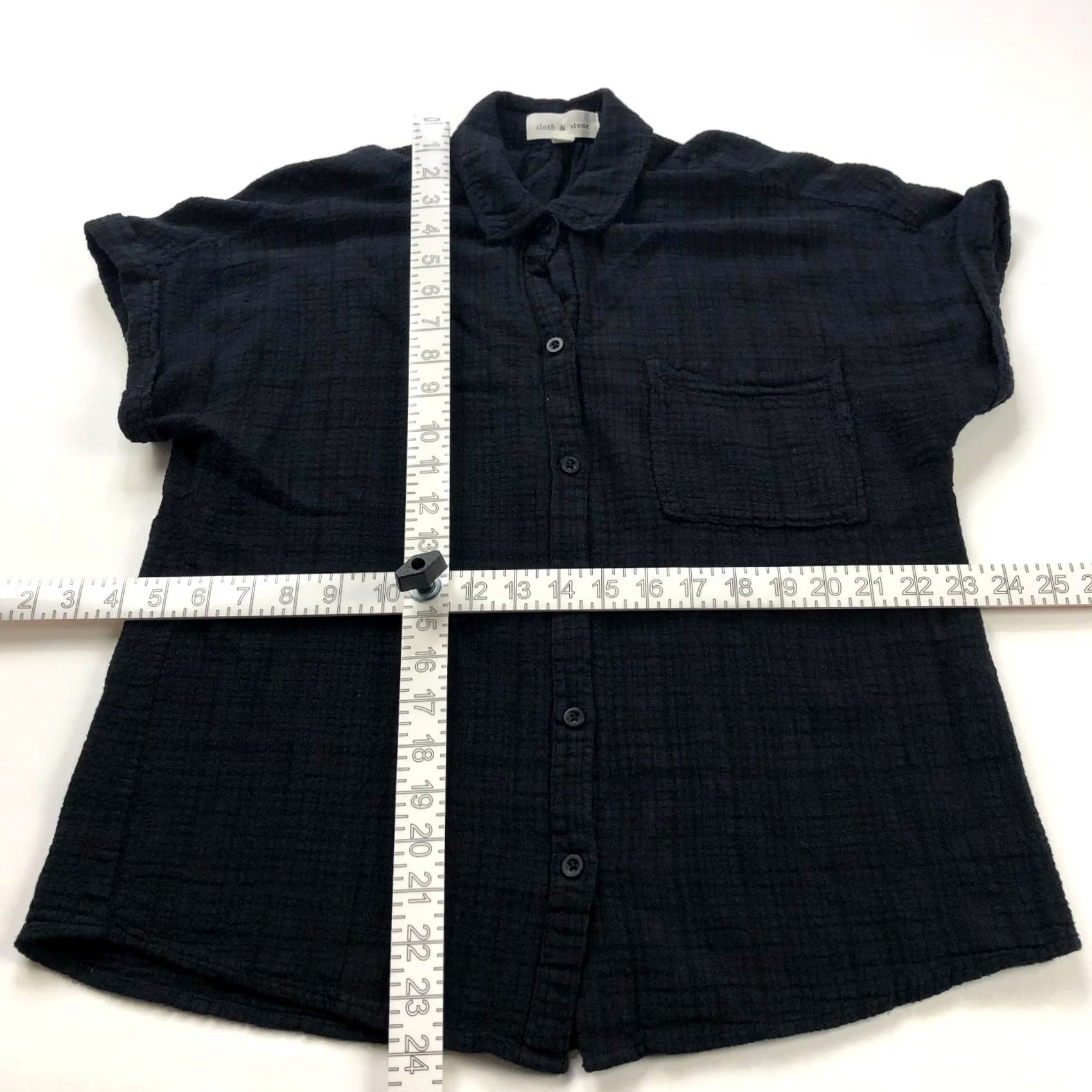 Anthropologie Cloth & Stone Anthropologie XS Short Sleeve Check Shirt Black Crinkle Size XS / US 0-2 / IT 36-38 - 2 Thumbnail