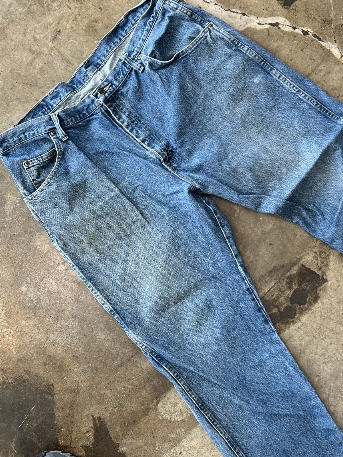 Vintage × Wrangler Wrangler Jeans Distressed Leg Opening Sz. 40x30 Size US 40 / EU 56 - 4 Thumbnail
