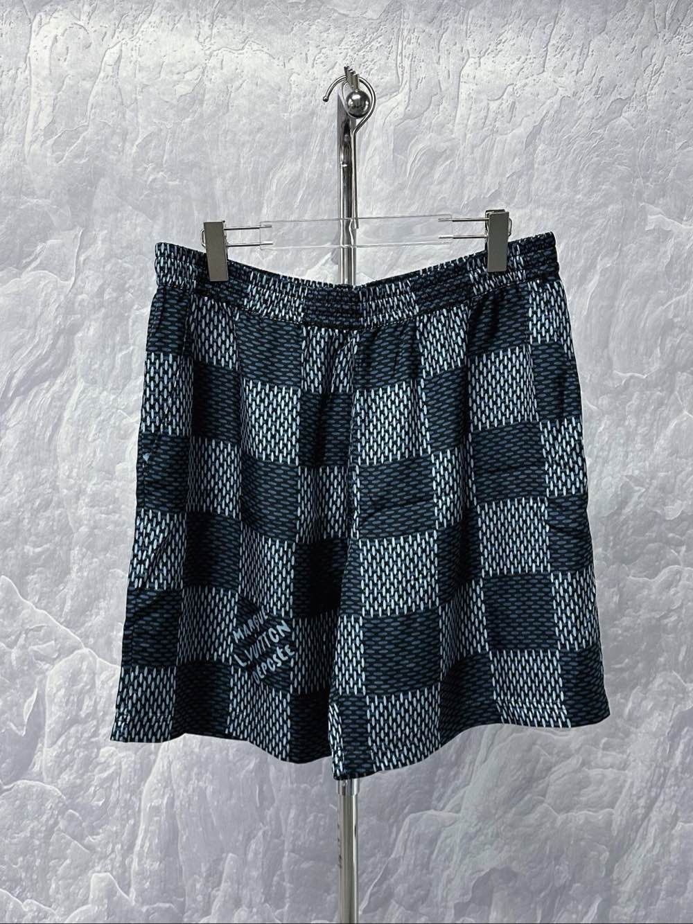 Louis Vuitton Louis Vuitton Damier Silk Shorts Size 56 Size US 40 / EU 56 - 1 Thumbnail
