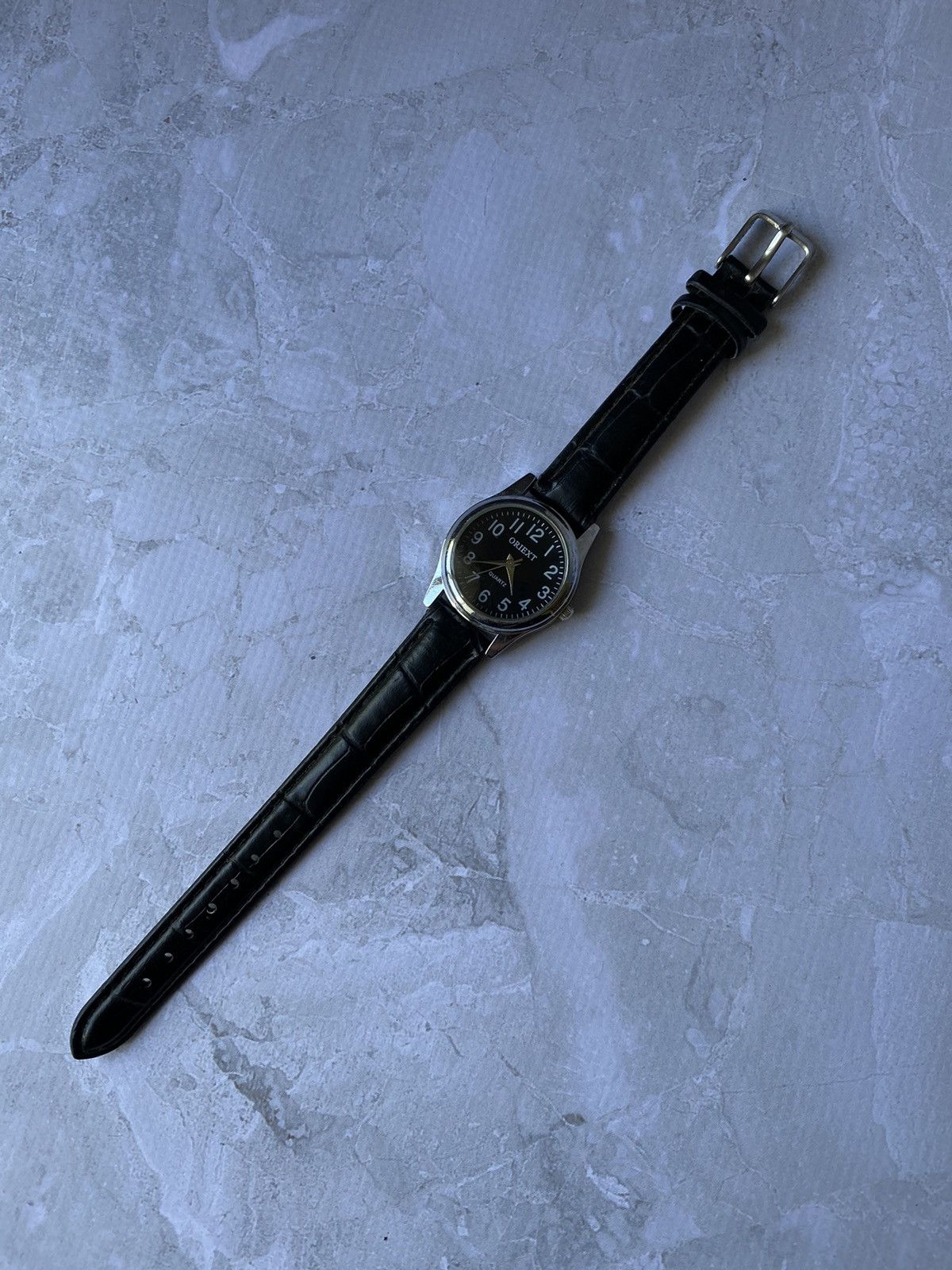 Avant Garde x Jewelry Vintage Quartz Classic Watch With Leather Strap in Black, Men's