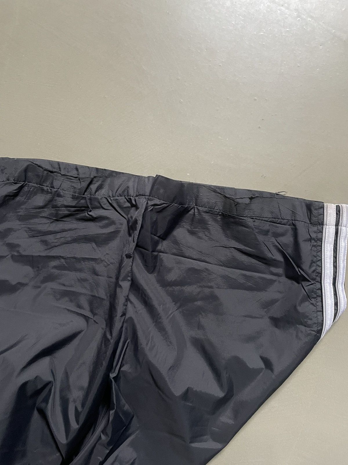 Adidas Vintage adidas track pants Size US 34 / EU 50 - 5 Thumbnail