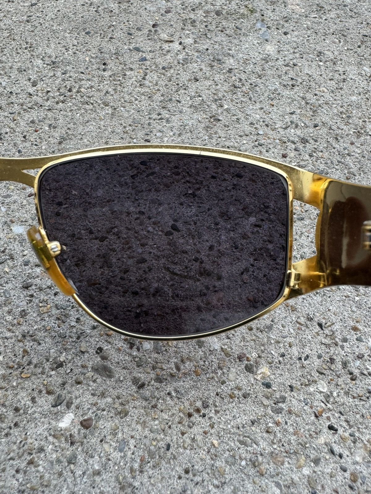 Fendi Vintage Fendi (FS 232 201) Sunglasses original case. (Rare) Size ONE SIZE - 6 Thumbnail