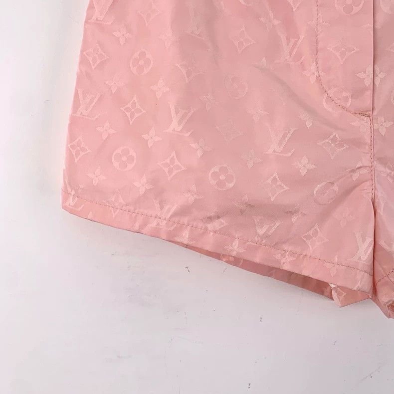 Louis Vuitton Louis Vuitton Pink logo full print casual shorts Size 33" - 4 Thumbnail