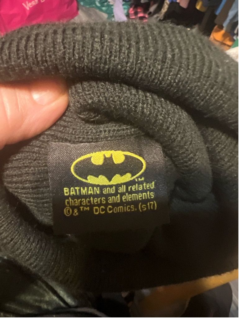 DC Comics Unisex Batman DC Comics Beanie Hat One Size Black Red Size ONE SIZE - 5 Thumbnail